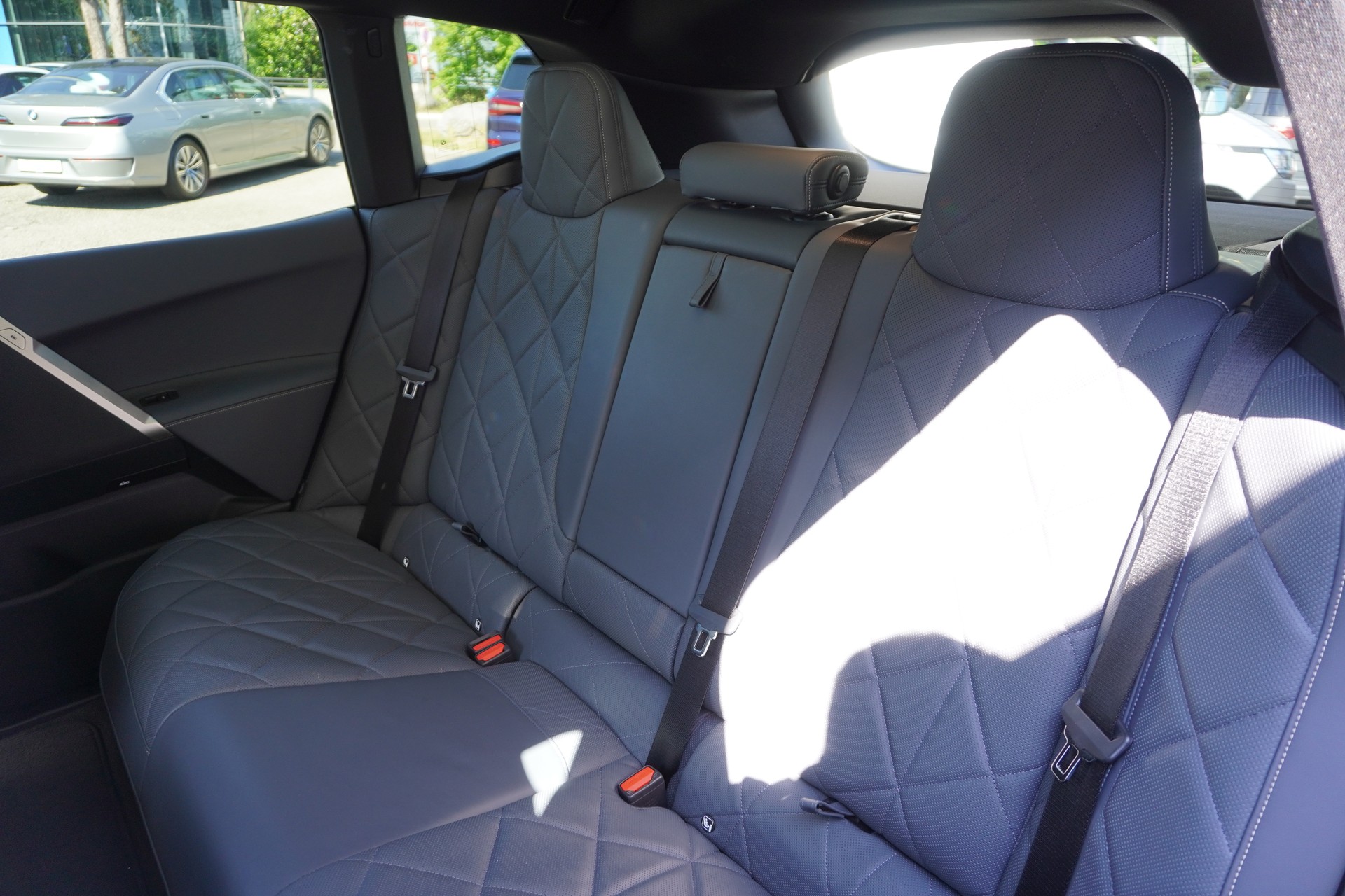 BMW iX M60-image-15