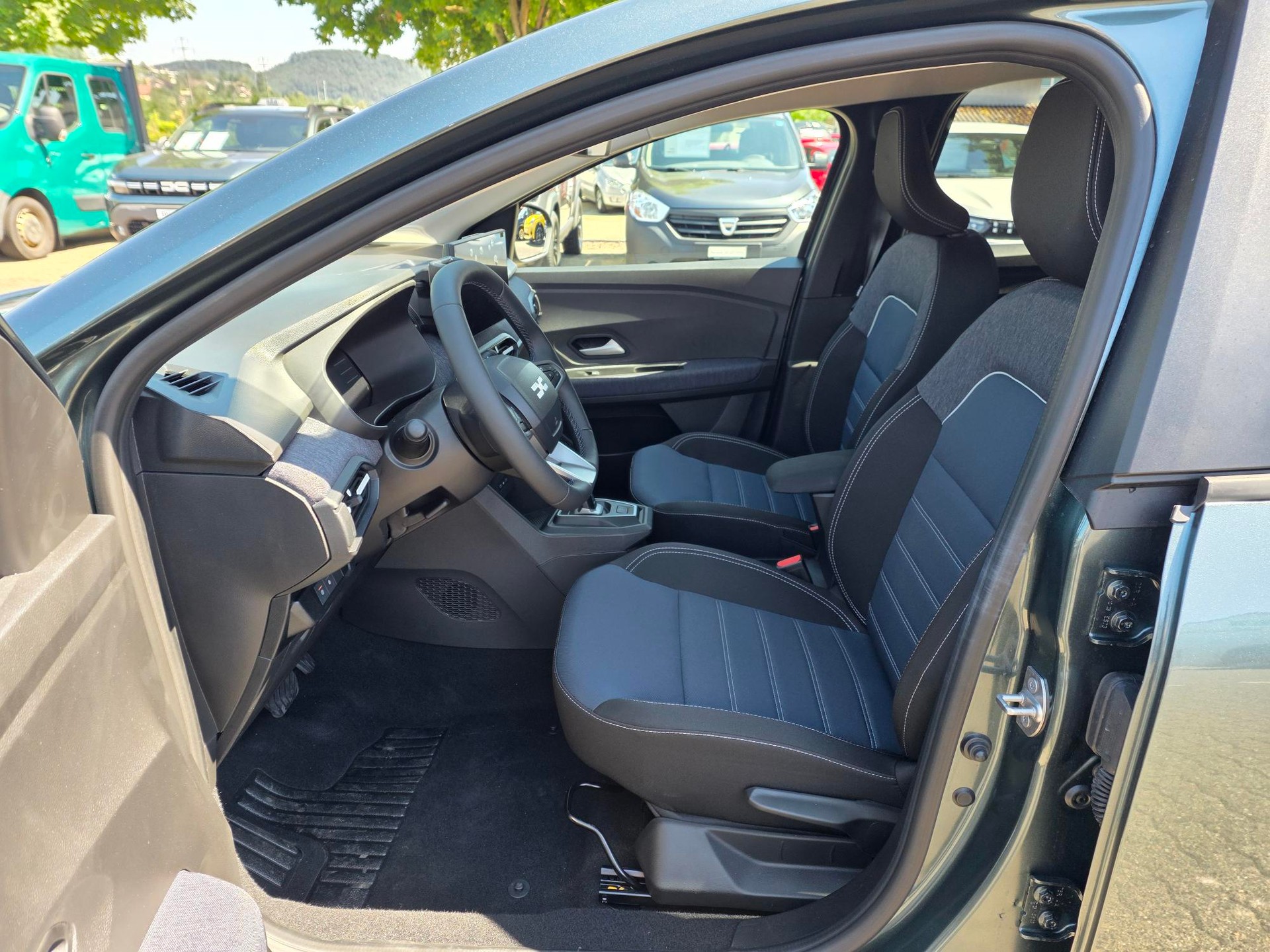 DACIA Jogger 1.8 Hybrid Journey-image-5