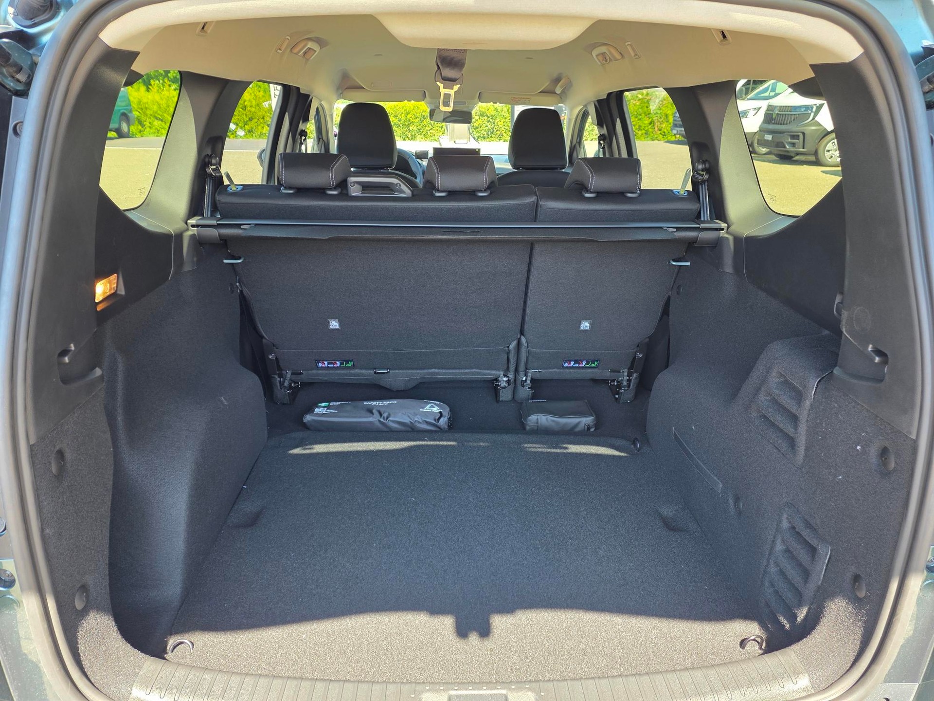 DACIA Jogger 1.8 Hybrid Journey-image-9