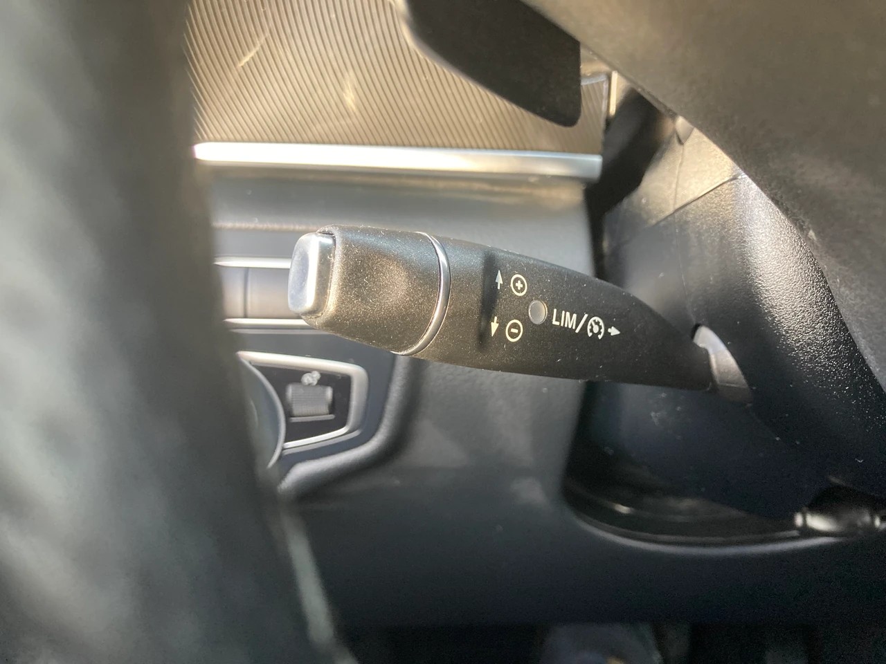 MERCEDES-BENZ V 220 d lang 4Matic 9G-Tronic 7 Sitzer-image-13