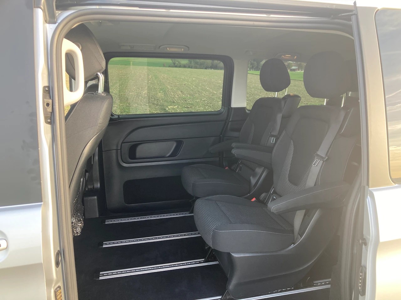 MERCEDES-BENZ V 220 d lang 4Matic 9G-Tronic 7 Sitzer-image-7