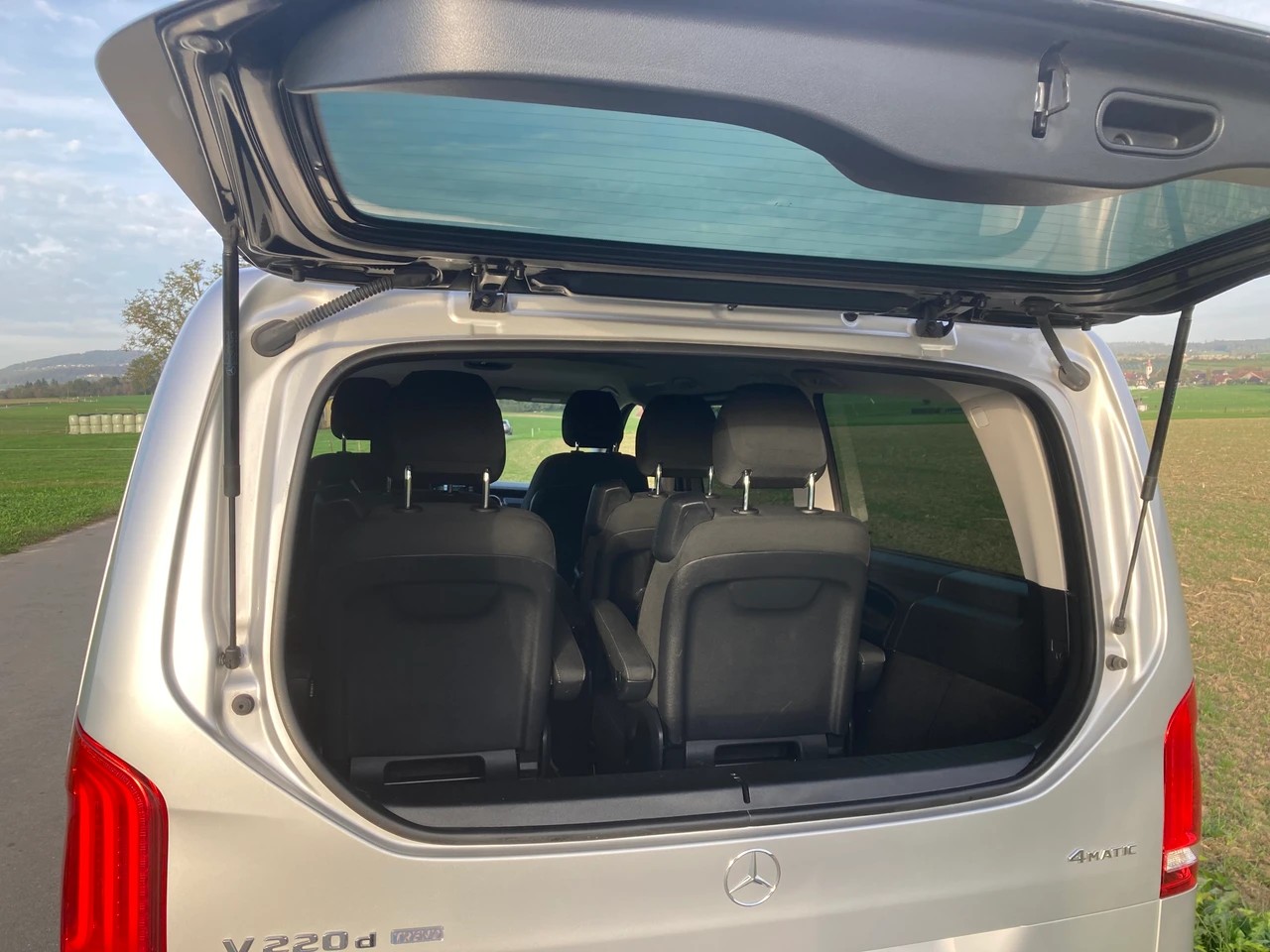 MERCEDES-BENZ V 220 d lang 4Matic 9G-Tronic 7 Sitzer-image-6