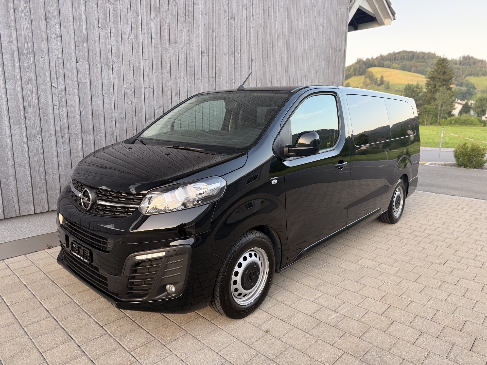 OPEL Vivaro Combi 1.5 CDTI (Langversion) 9 Plätzer-image-0