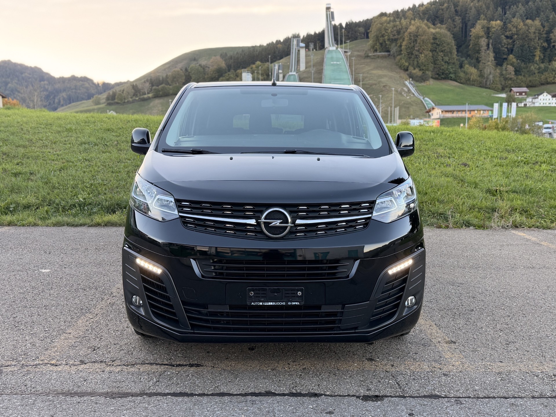 OPEL Vivaro Combi 1.5 CDTI Essentia (Langversion) 9 Plätzer-image-1