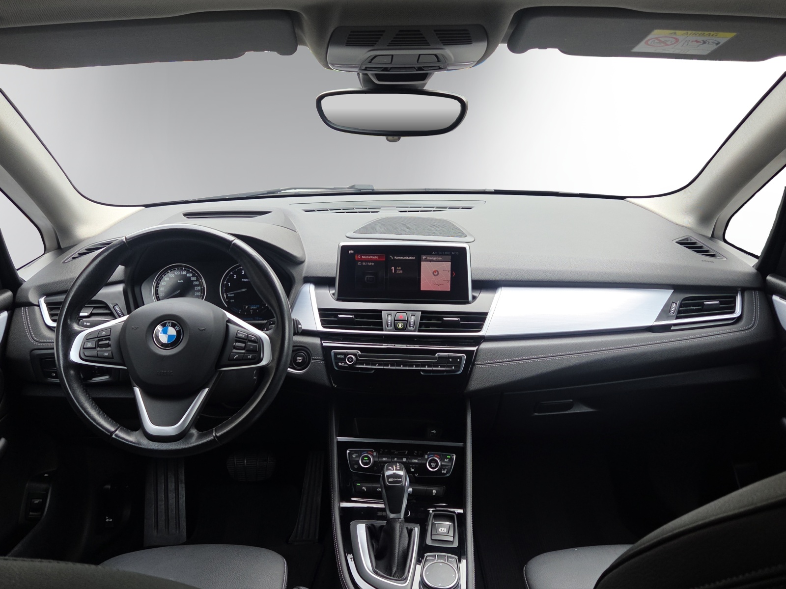 BMW 225xe iPerformance Active Tourer Steptronic Sport Line-image-8