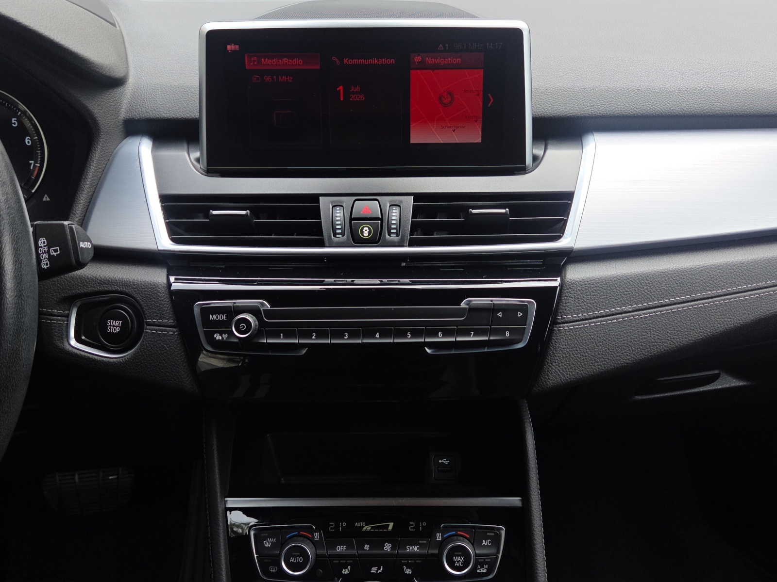 BMW 225xe iPerformance Active Tourer Steptronic Sport Line-image-12