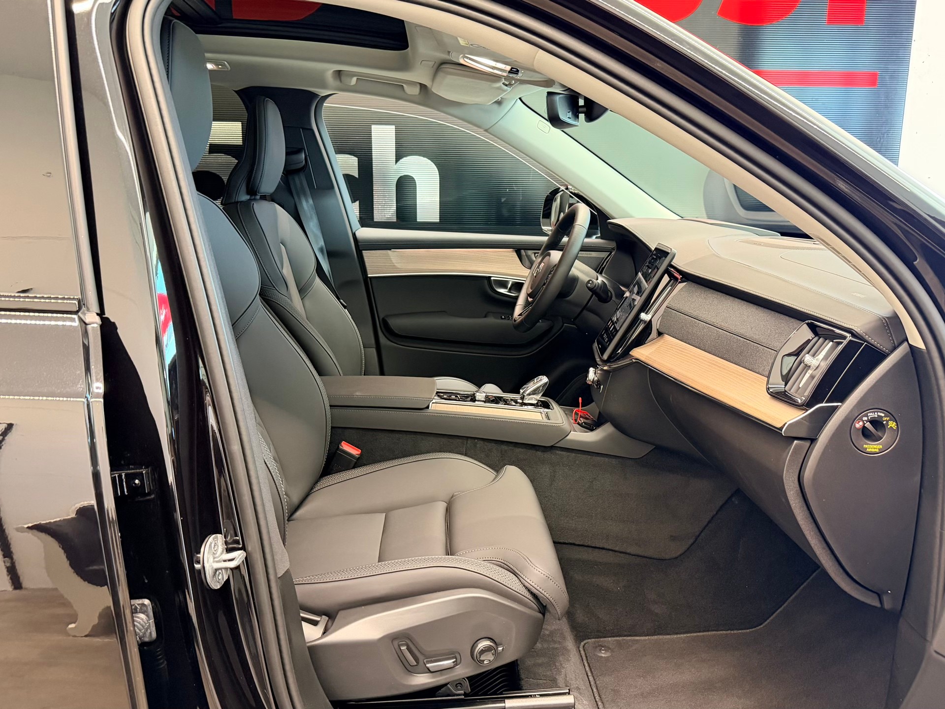 VOLVO XC90 T8 eAWD PluginHybrid Plus Dark Geartronic-image-23