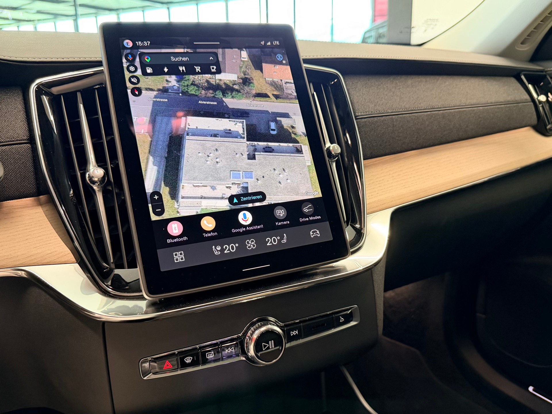 VOLVO XC90 T8 eAWD PluginHybrid Plus Dark Geartronic-image-26