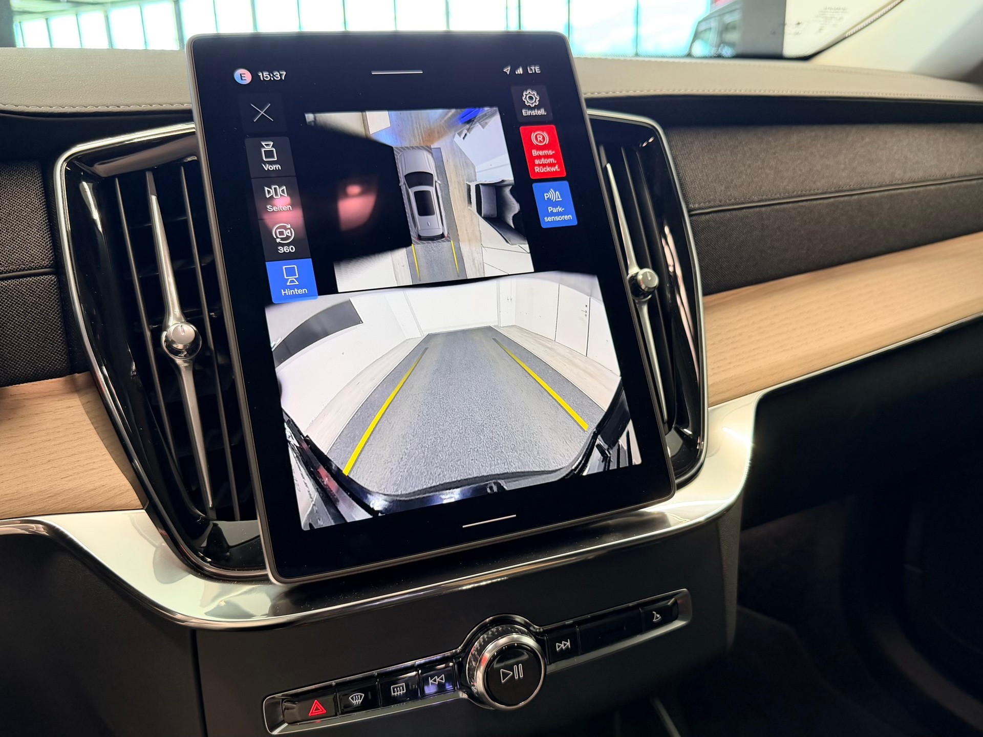 VOLVO XC90 T8 eAWD PluginHybrid Plus Dark Geartronic-image-27