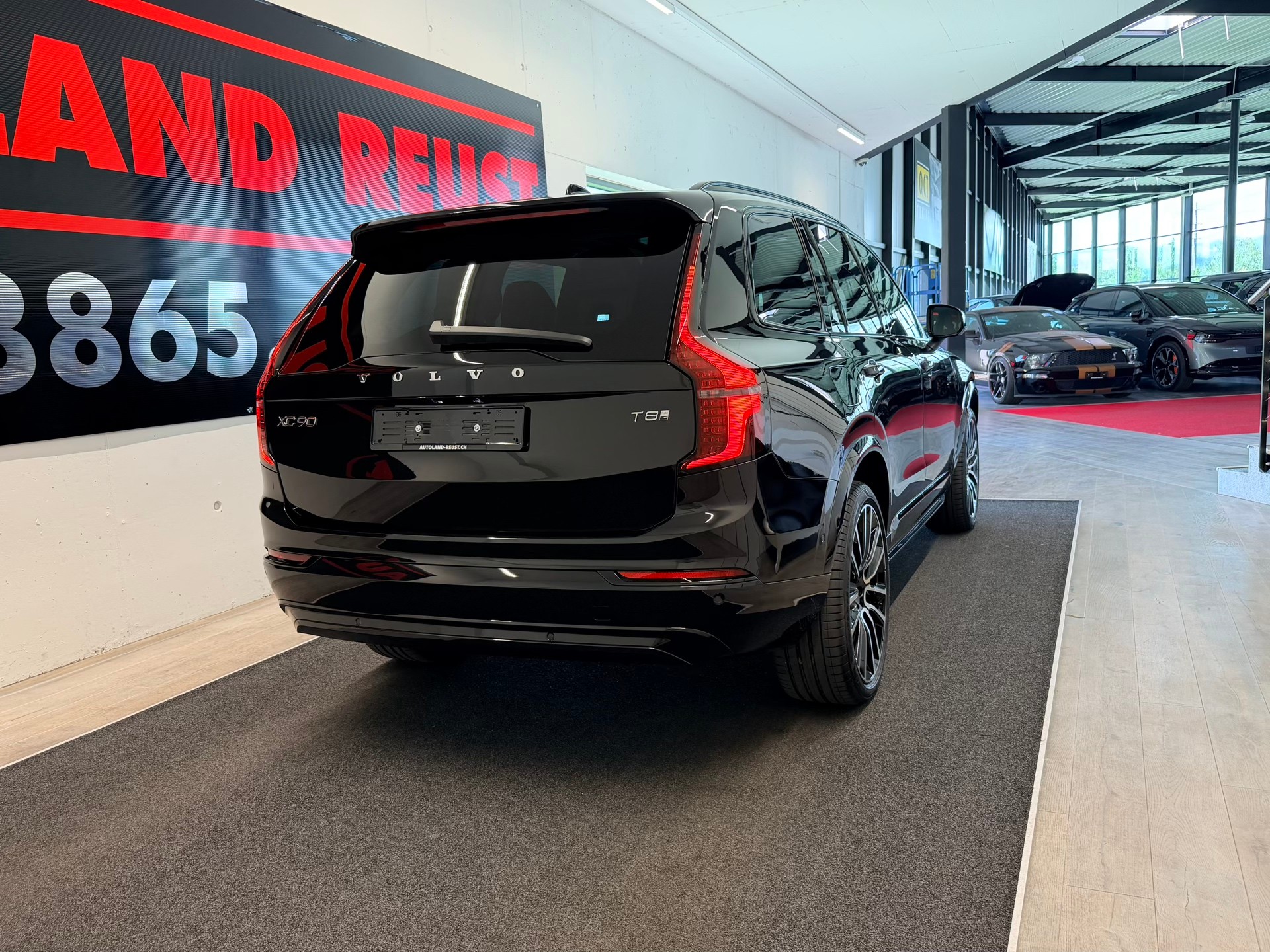 VOLVO XC90 T8 eAWD PluginHybrid Plus Dark Geartronic-image-6
