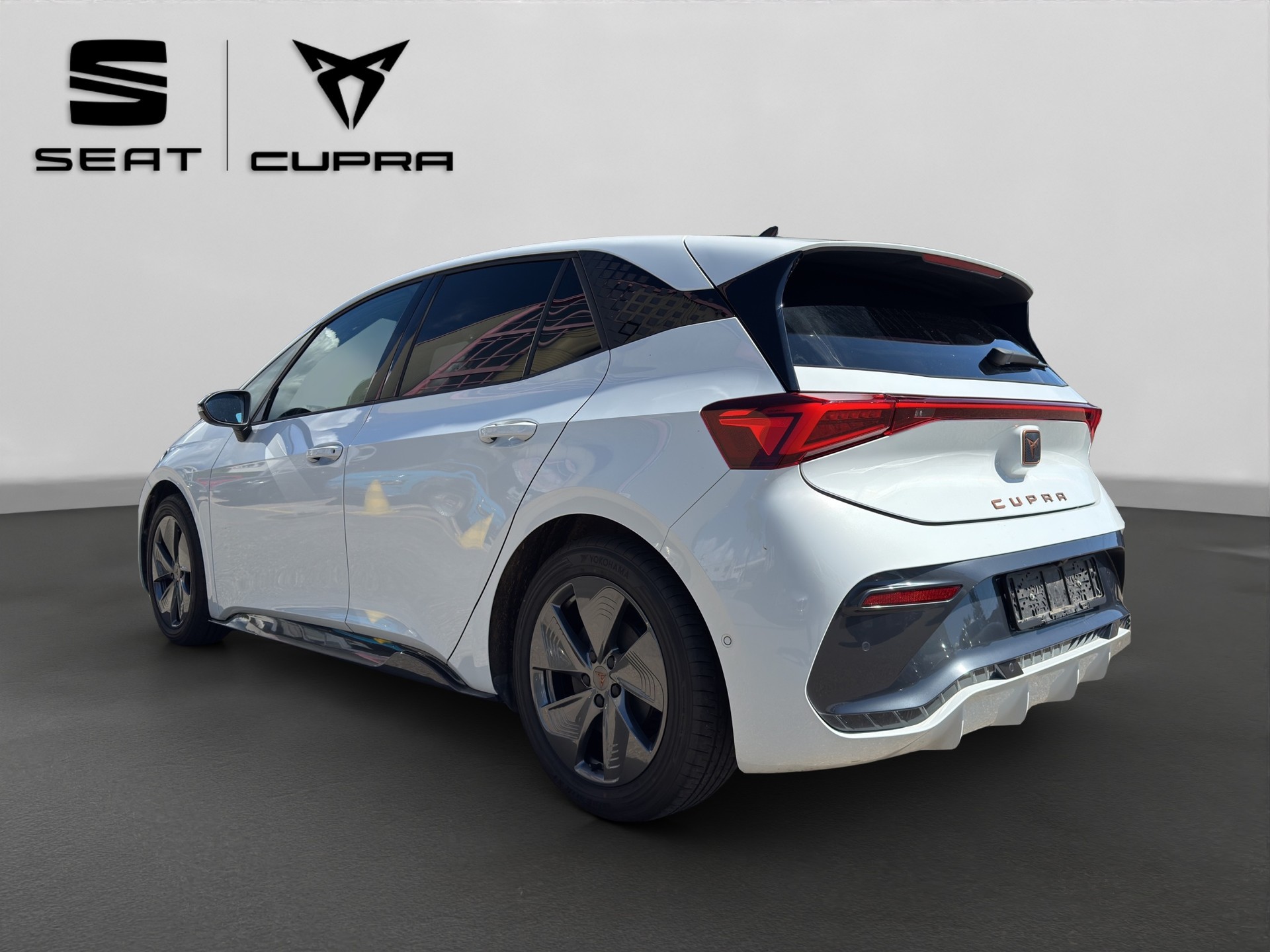 CUPRA Born 58 kWh-showroom-element-3