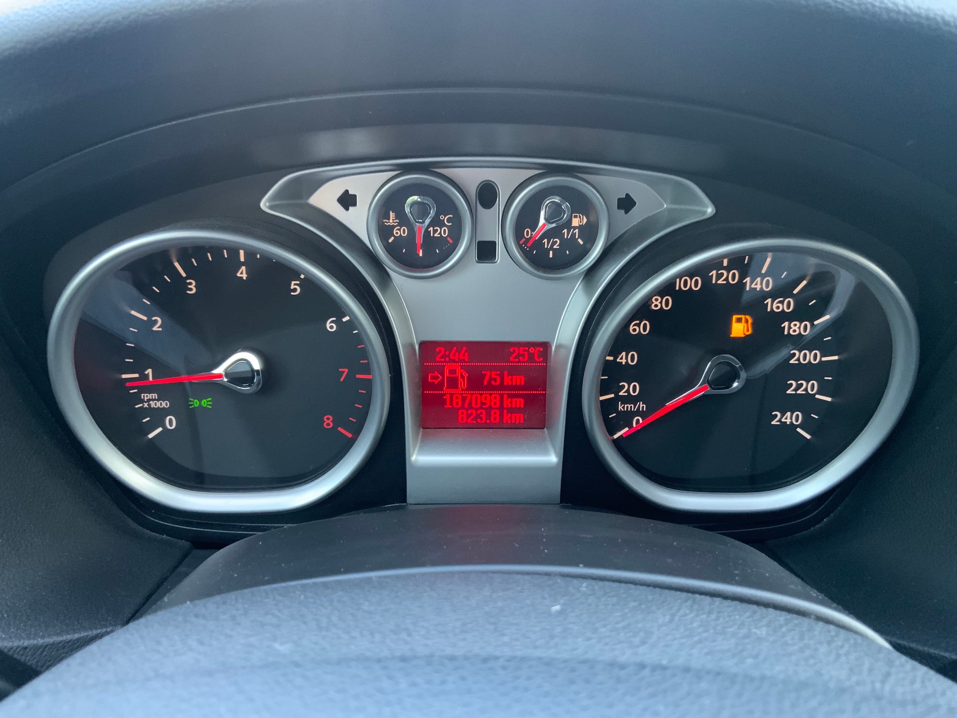 FORD Focus 1.6i VCT Carving-image-7