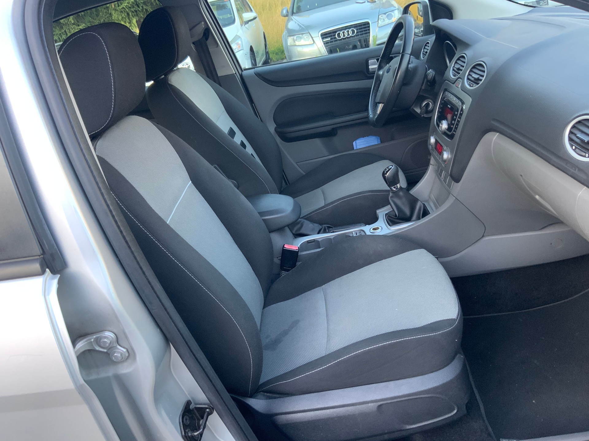 FORD Focus 1.6i VCT Carving-image-10