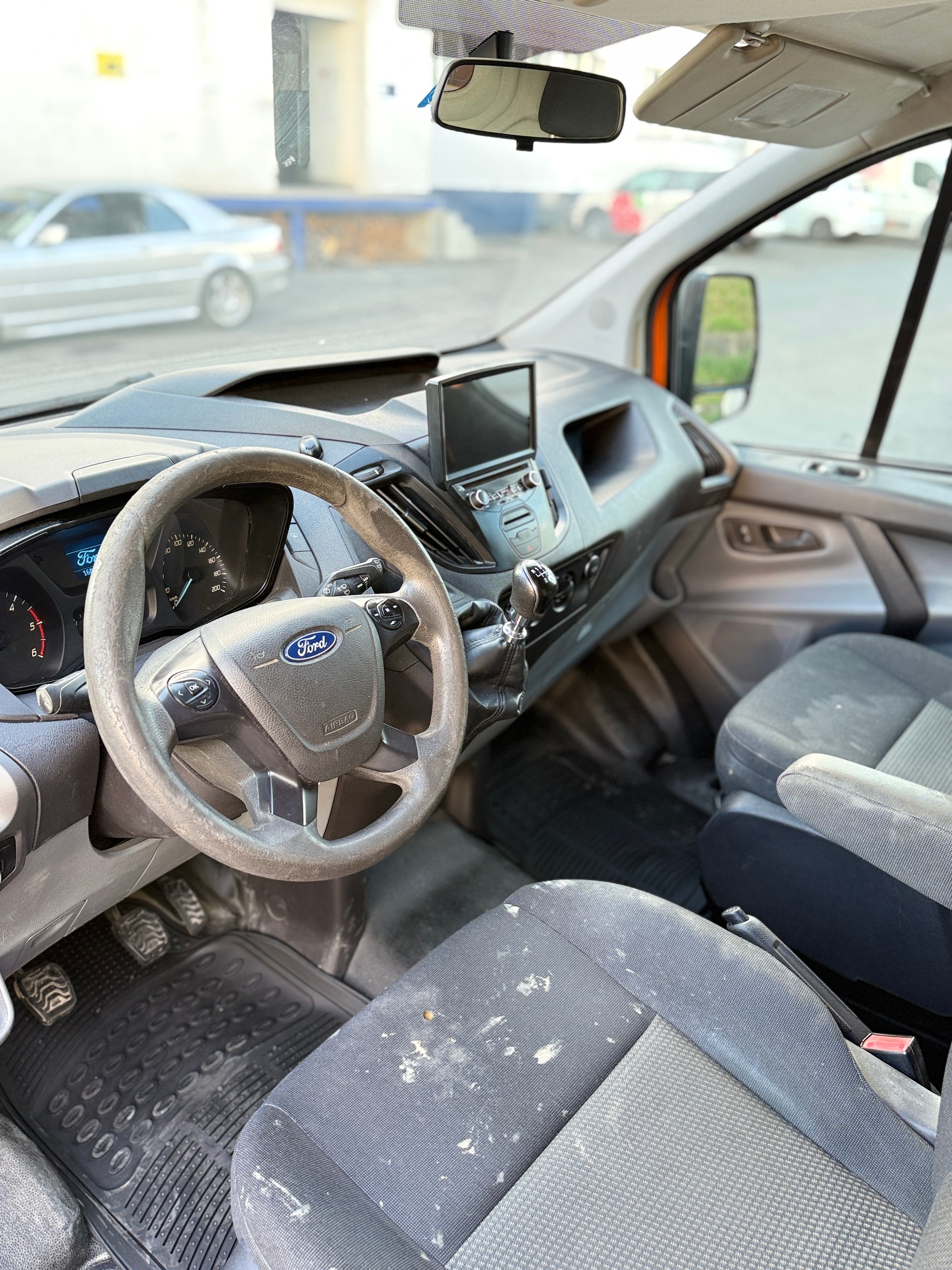 FORD Transit Custom Van 250 L1H1 Ambiente-image-8