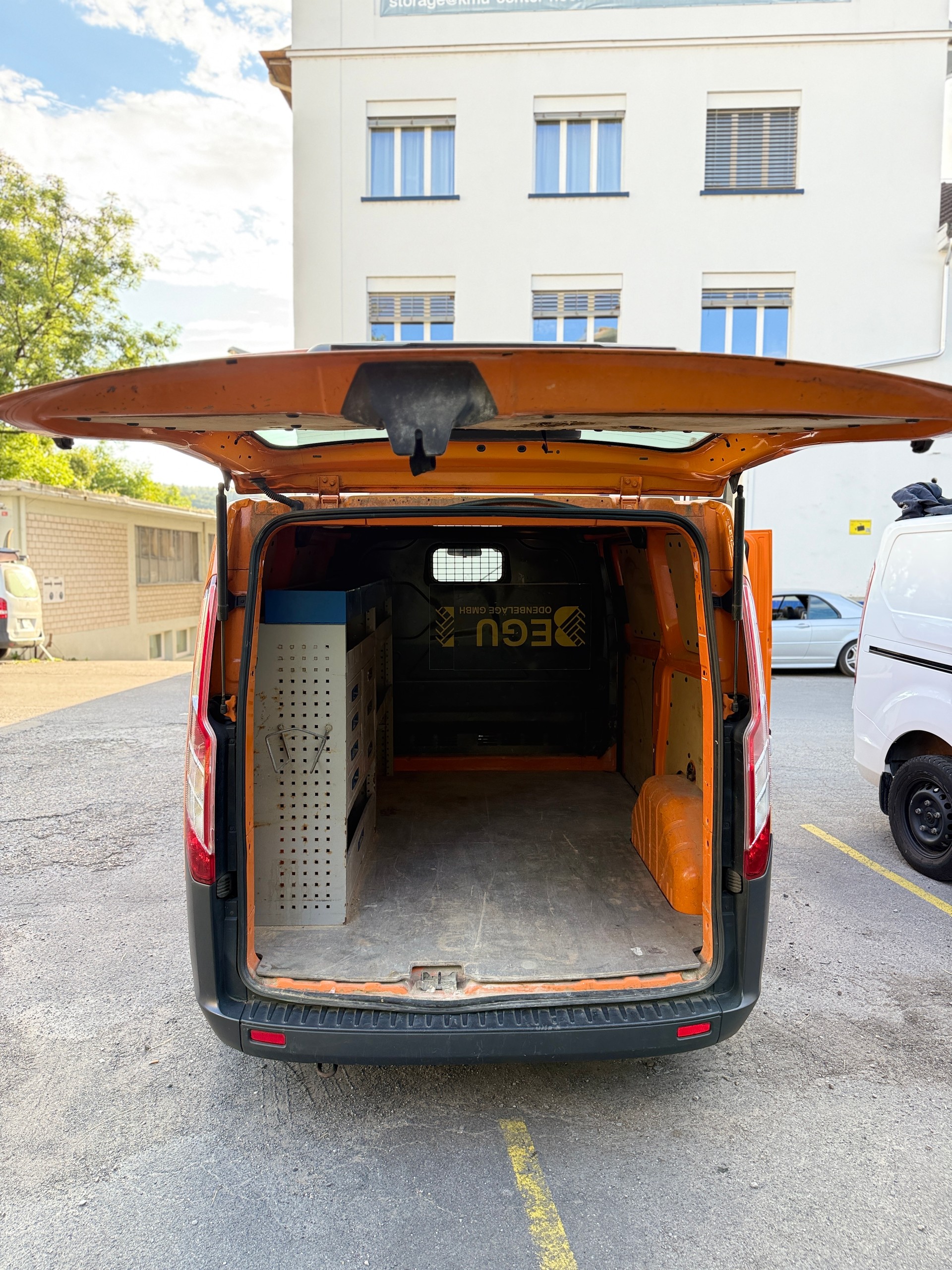 FORD Transit Custom Van 250 L1H1 Ambiente-image-11