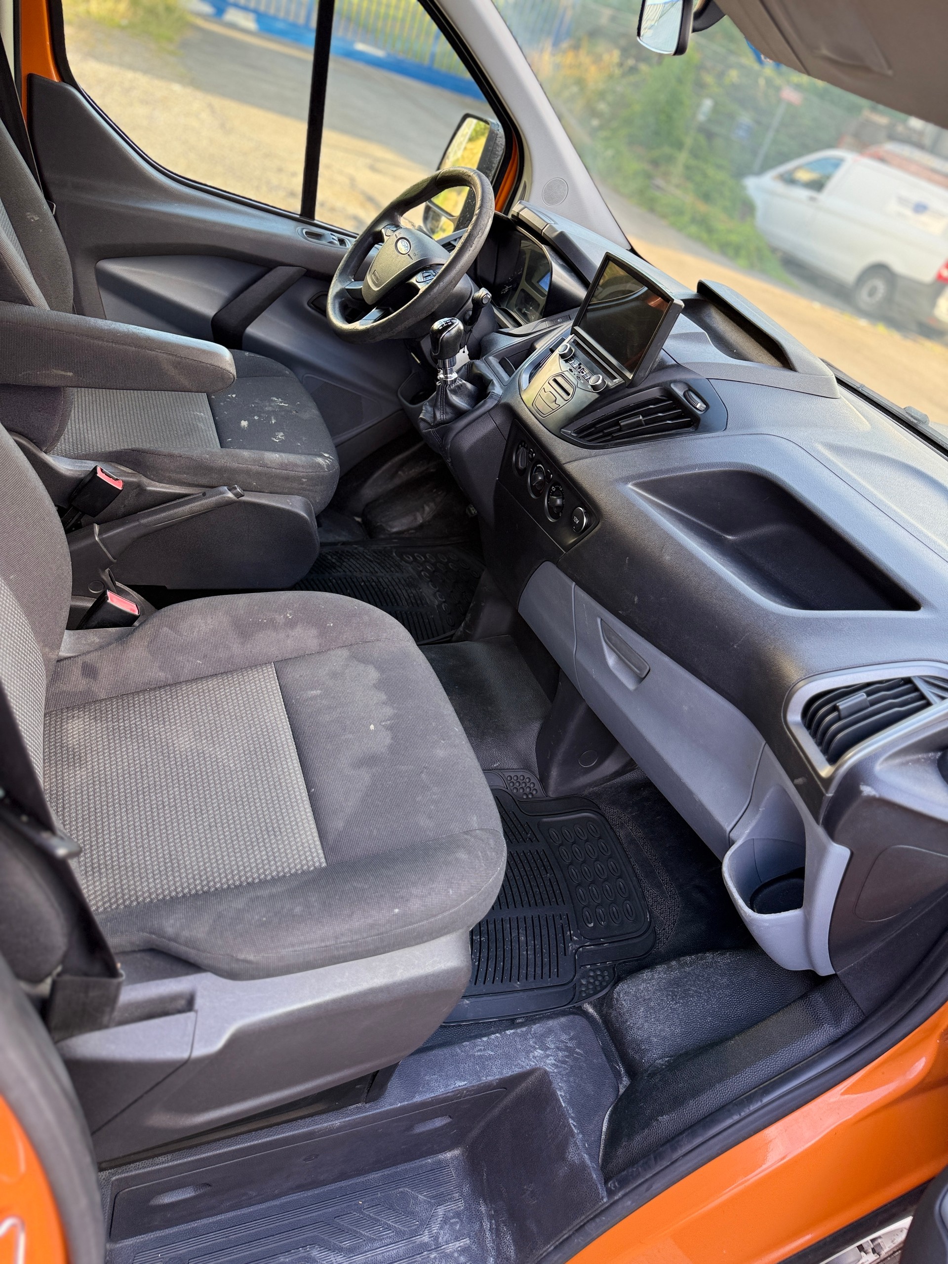 FORD Transit Custom Van 250 L1H1 Ambiente-image-10