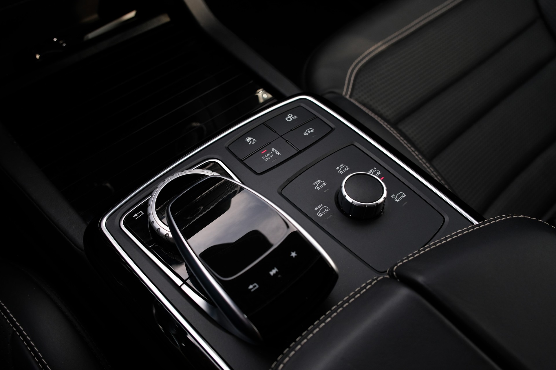 MERCEDES-BENZ GLE 63 S AMG 4Matic Speedshift Plus 7G-Tronic-image-22