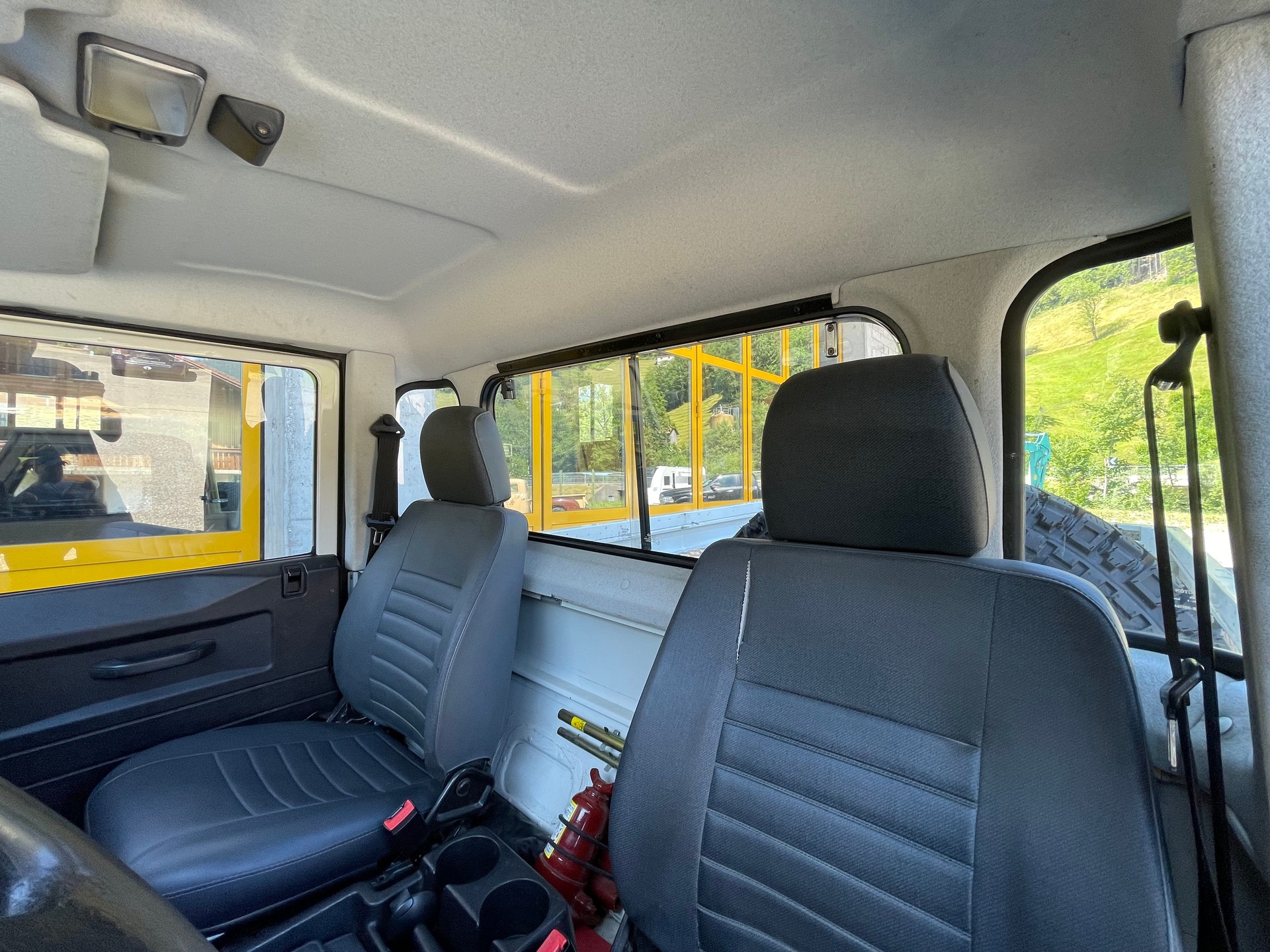 LAND ROVER 110 Td5-image-12