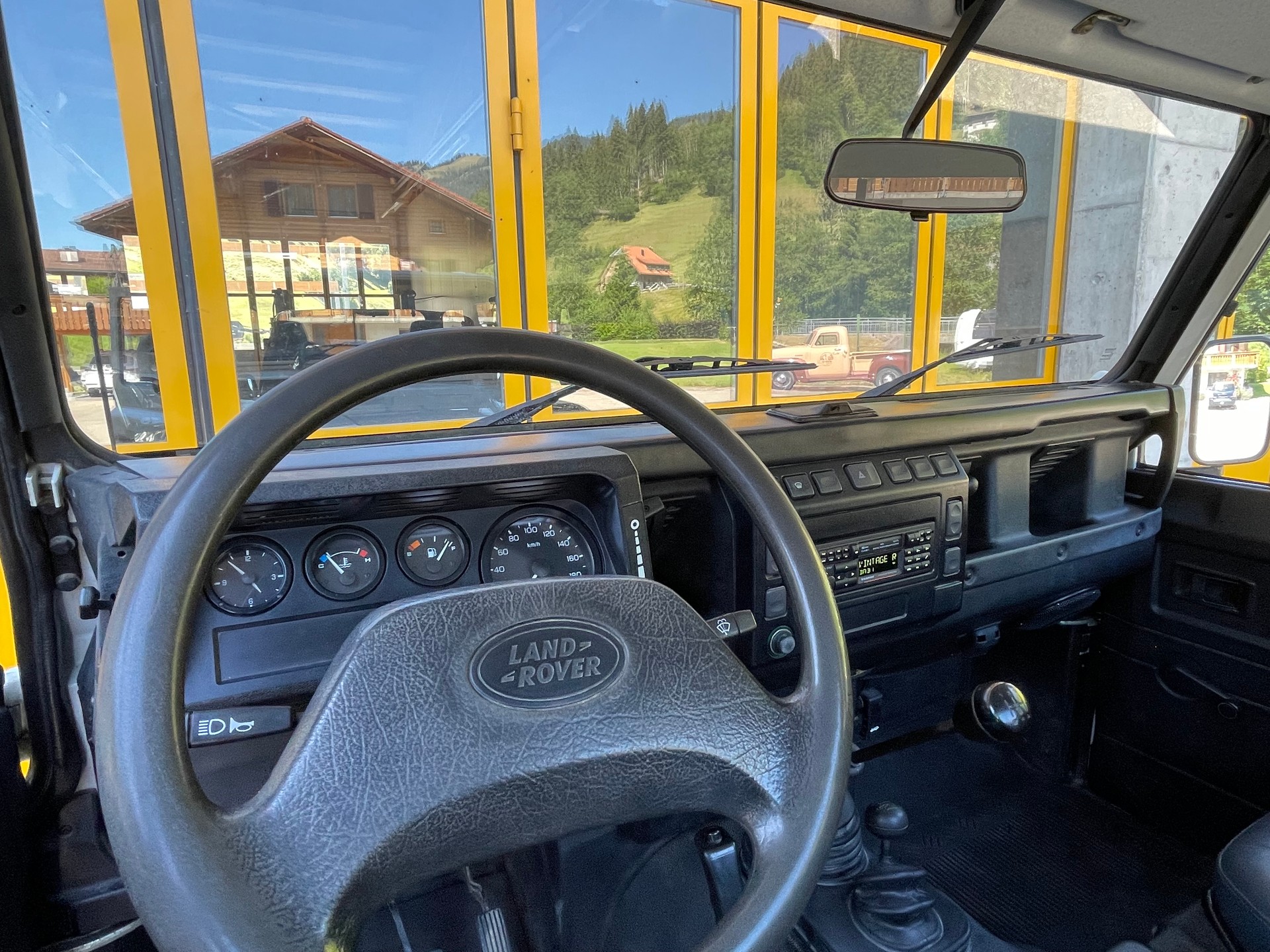 LAND ROVER 110 Td5-image-14