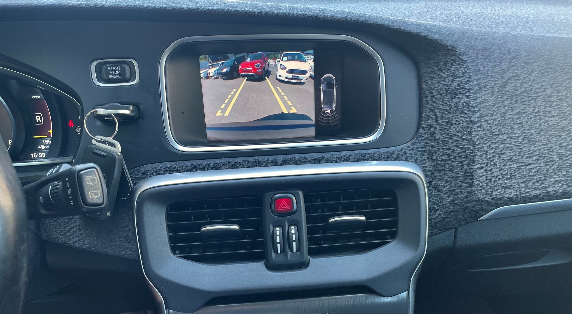 VOLVO V40 T3 Kinetic-image-3
