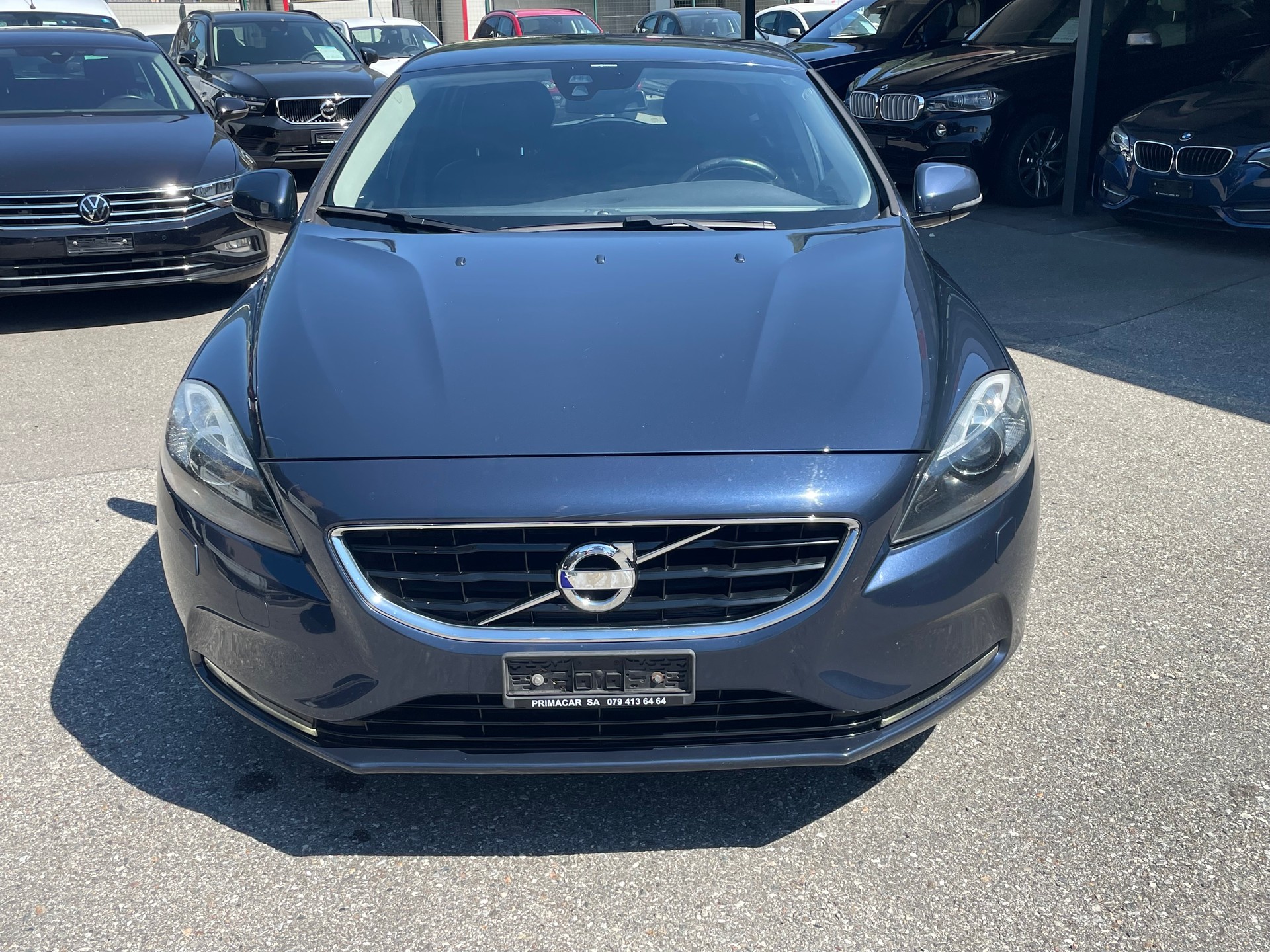 VOLVO V40 T3 Kinetic-image-0