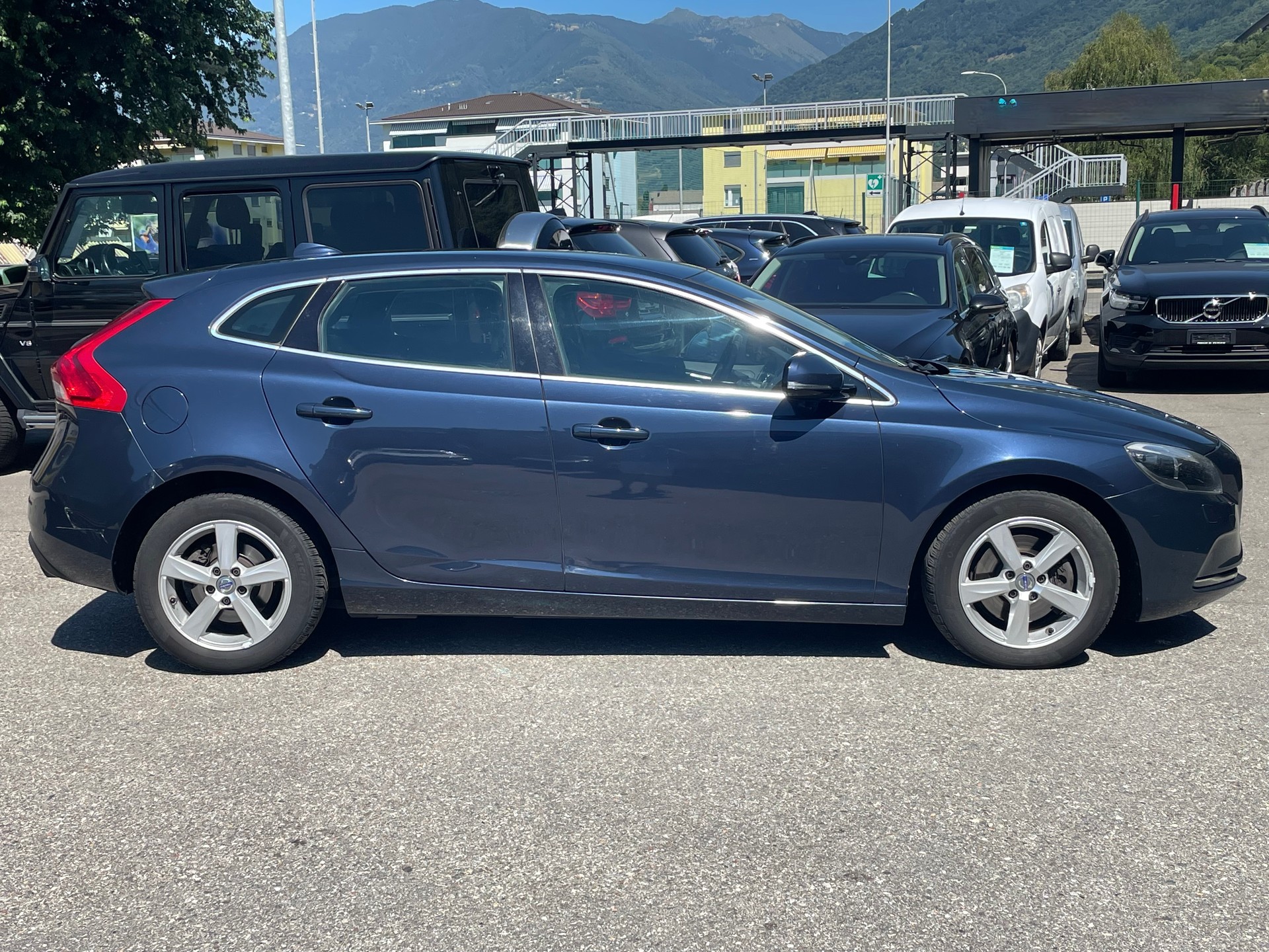 VOLVO V40 T3 Kinetic-image-10