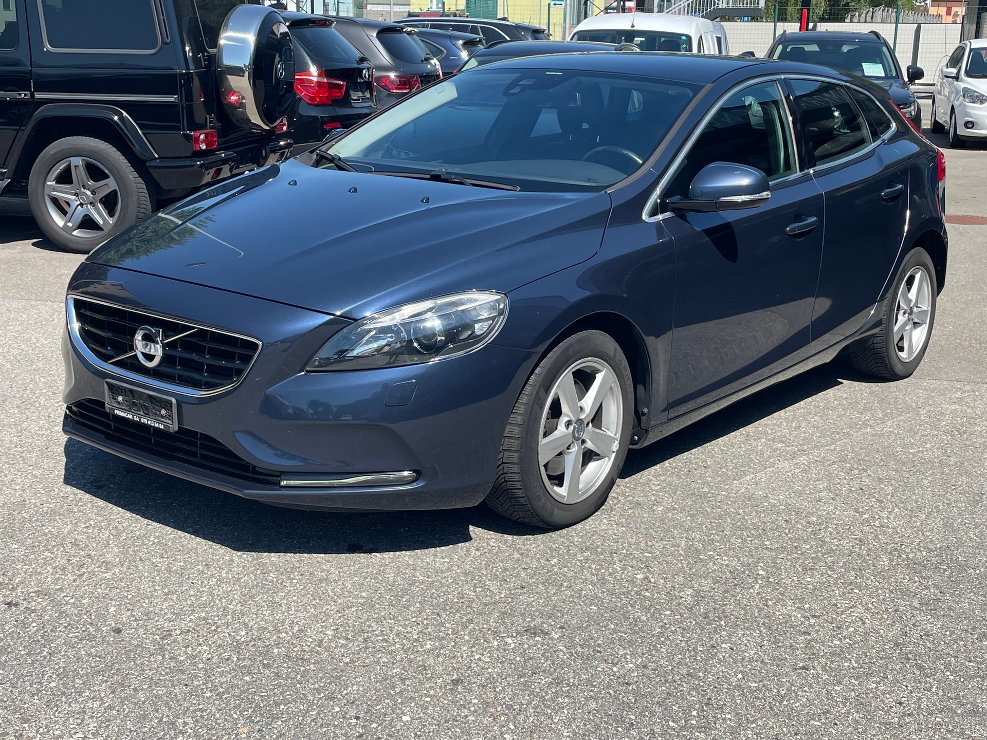 VOLVO V40 T3 Kinetic-image-1