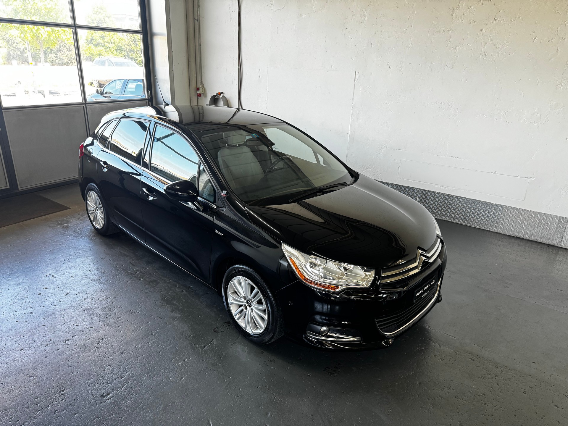 CITROEN C4 1.6 e-HDi Séduction-image-0