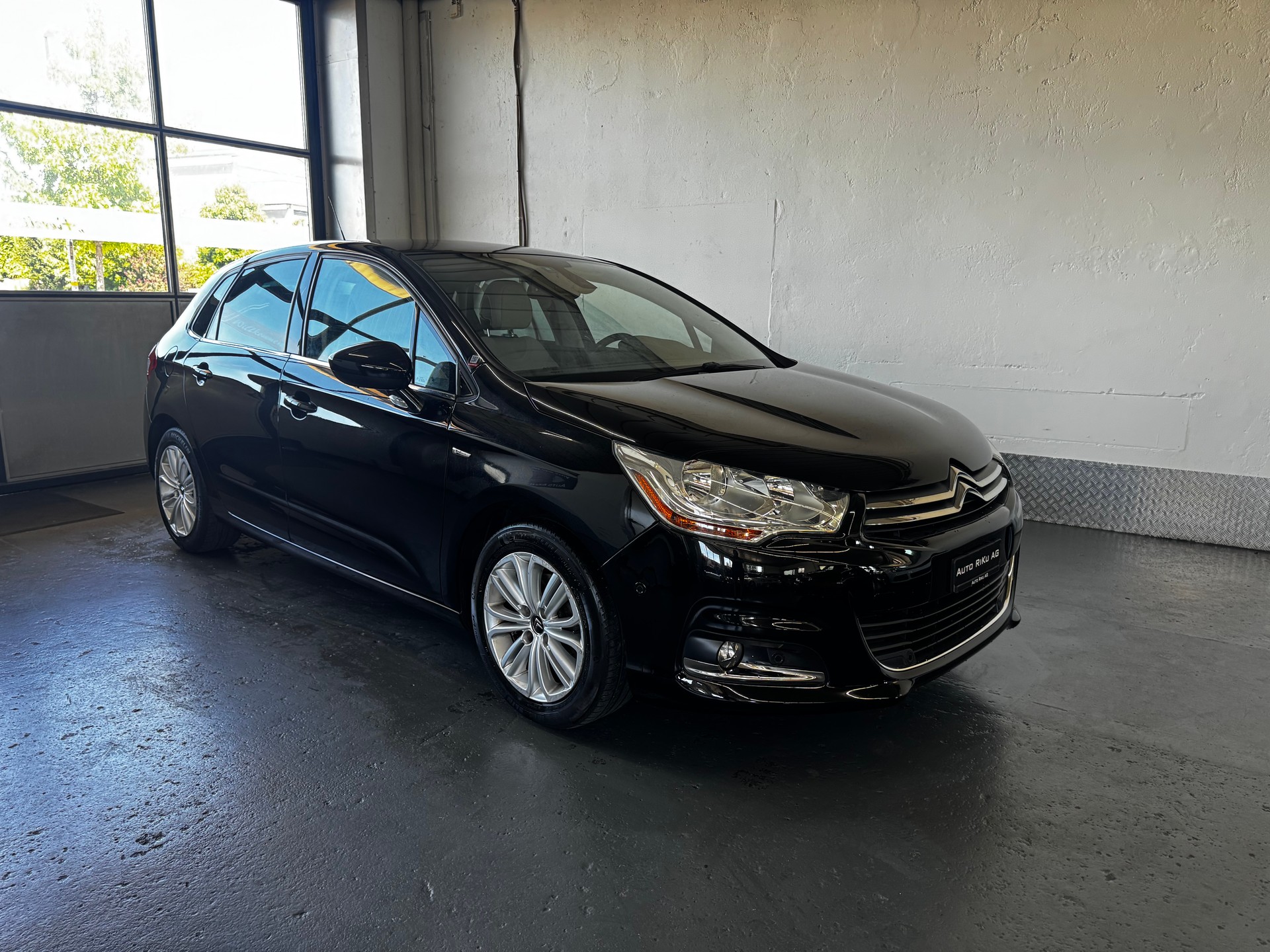 CITROEN C4 1.6 e-HDi Séduction-image-1