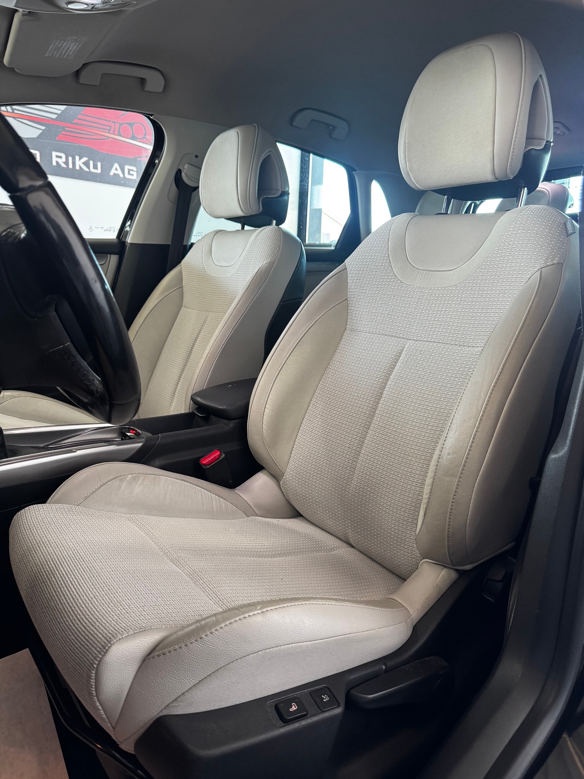 CITROEN C4 1.6 e-HDi Séduction-image-16