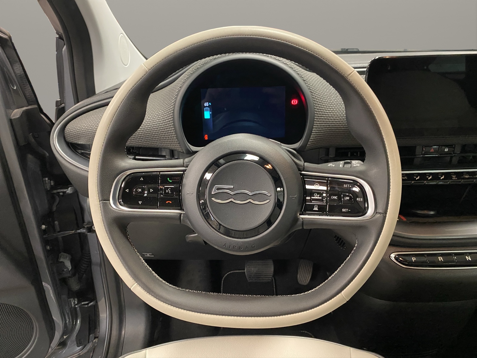 FIAT 500 Cabrio La Prima-image-12