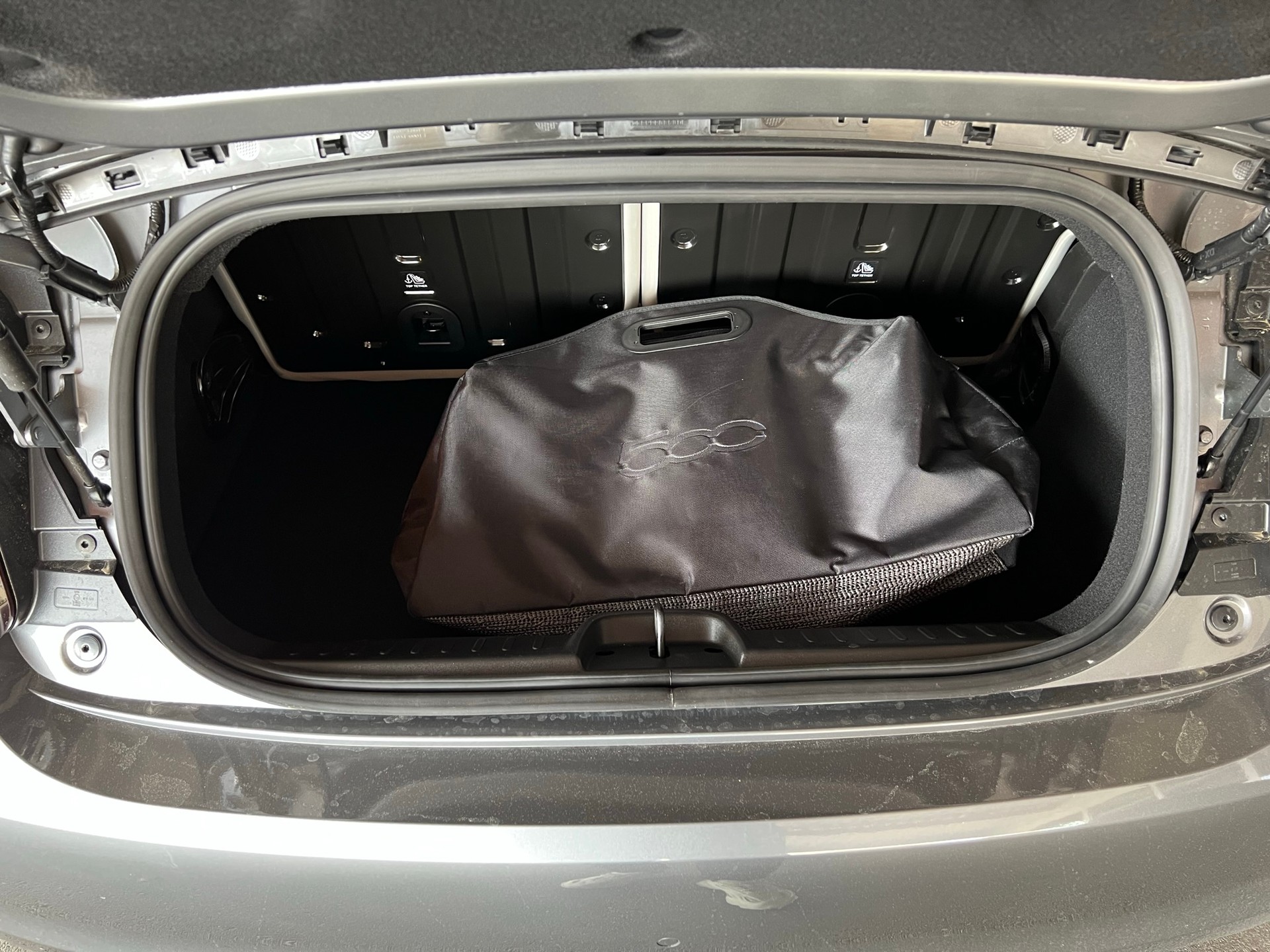 FIAT 500 Cabrio La Prima-image-7