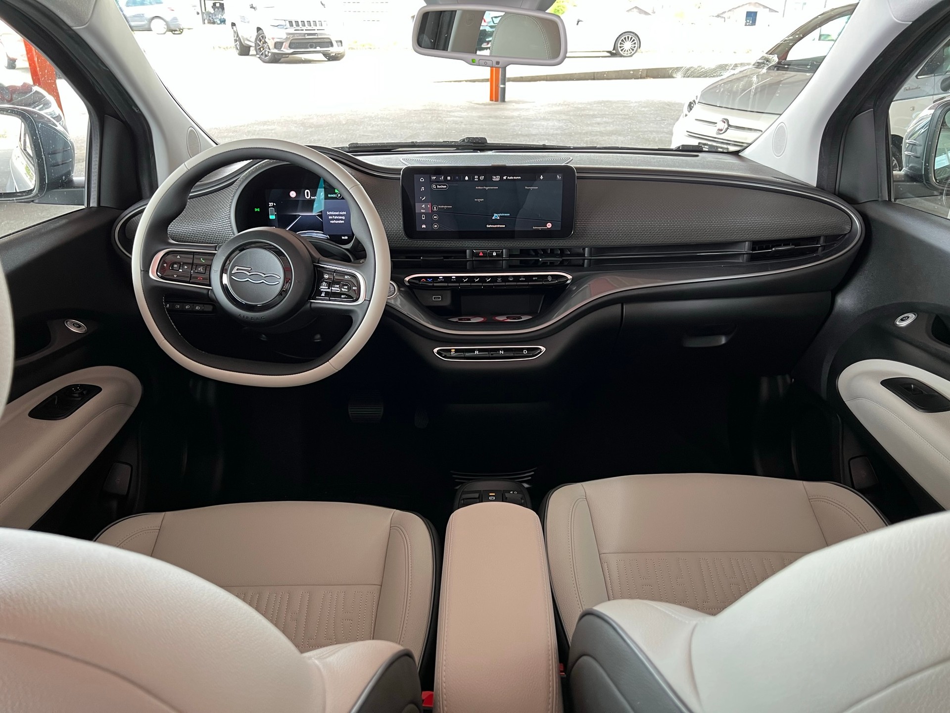 FIAT 500 Cabrio La Prima-image-3