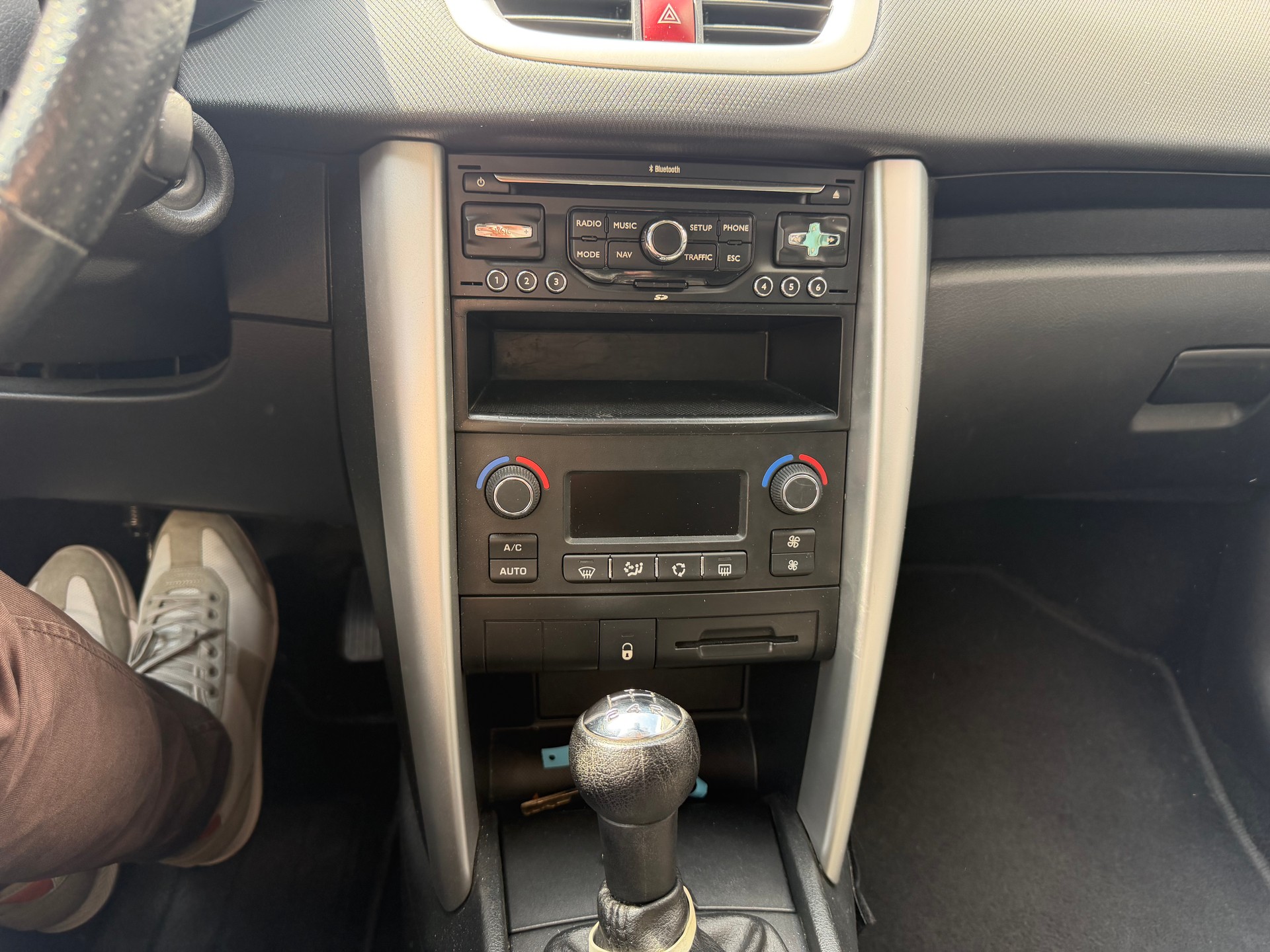 PEUGEOT 207 SW 1.6 16V Sport-image-7