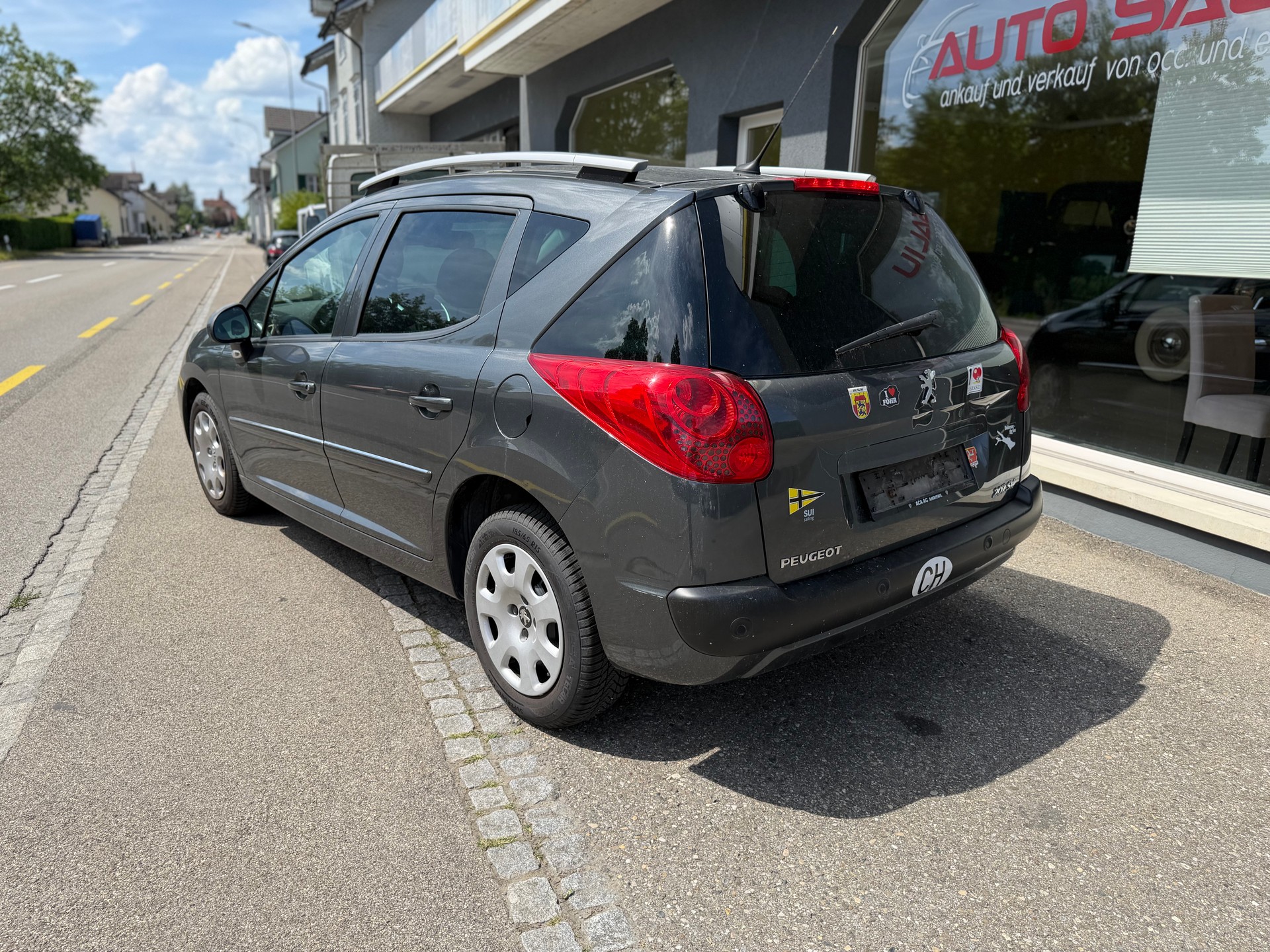 PEUGEOT 207 SW 1.6 16V Sport-image-3