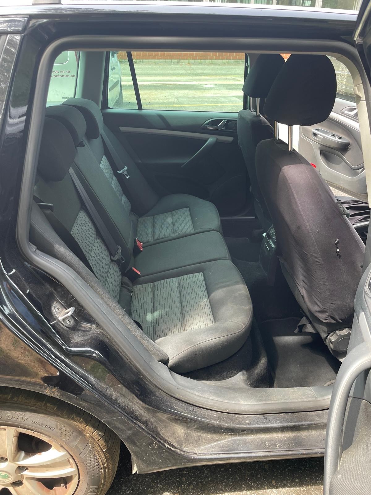 SKODA Octavia Combi 2.0 TDI AllDrive 4x4-image-8