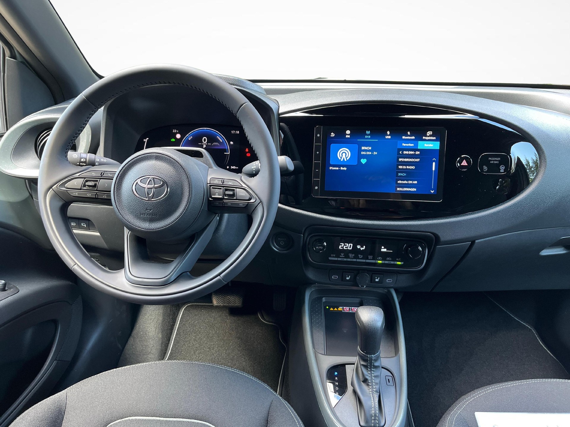 TOYOTA Aygo X 1.5 VVT-i HSD Trend-image-8