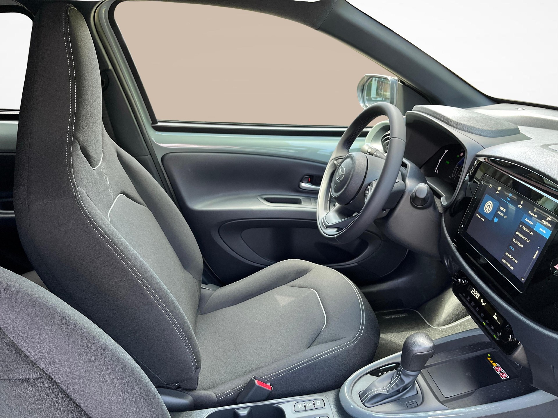 TOYOTA Aygo X 1.5 VVT-i HSD Trend-image-9