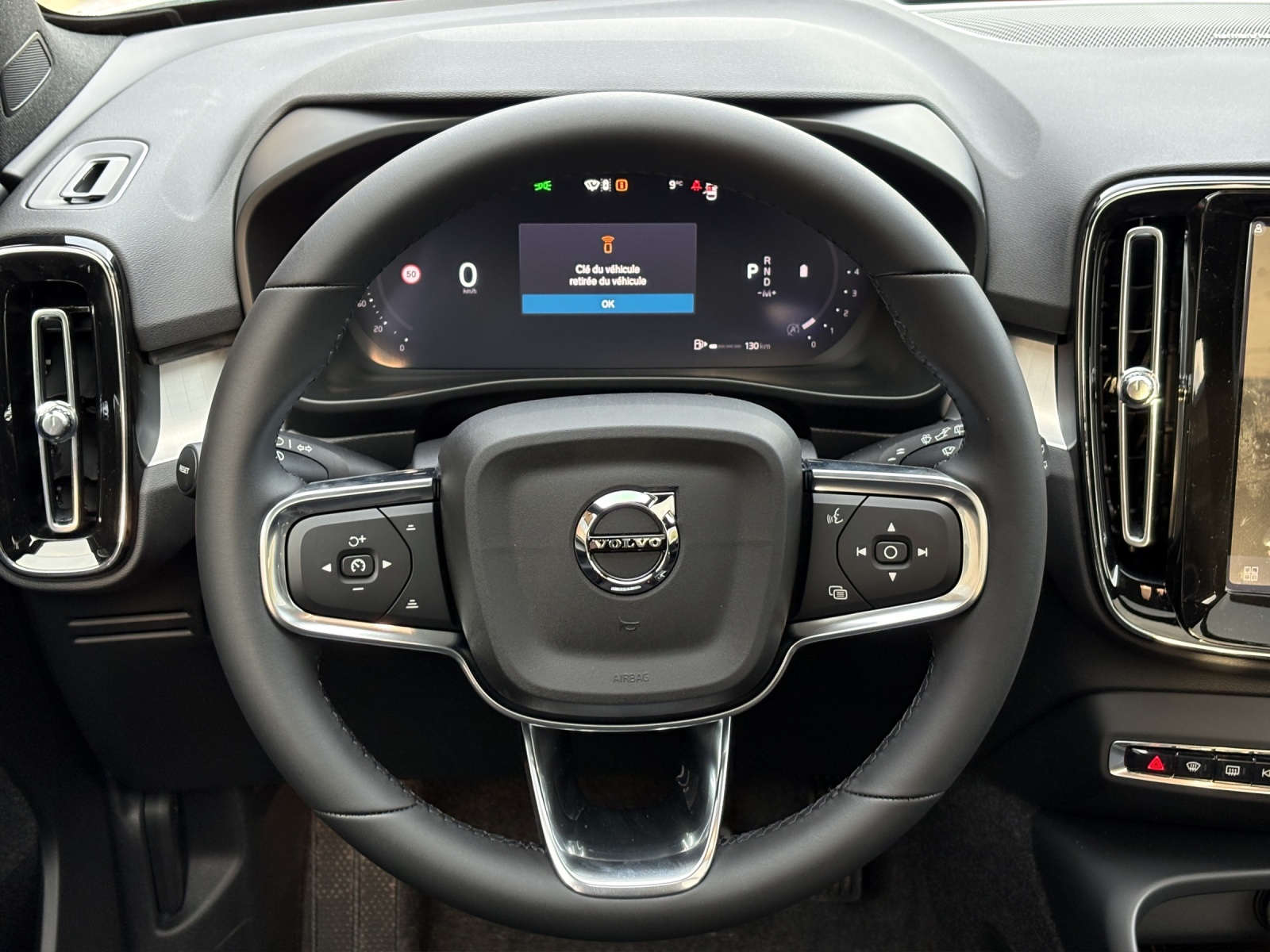 Image VOLVO XC40 XC40 B4 Benzin Mild Hybrid Ultra Black Edition DCT