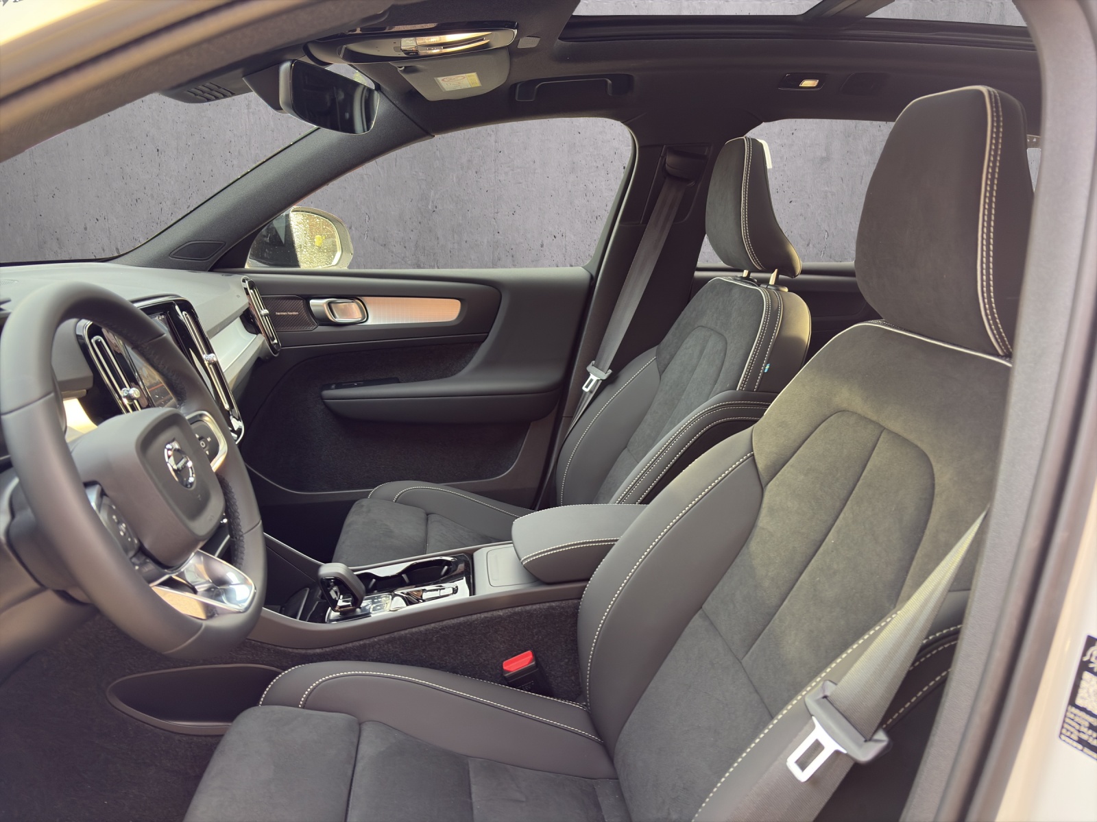 Image VOLVO XC40 XC40 B4 Benzin Mild Hybrid Ultra Black Edition DCT