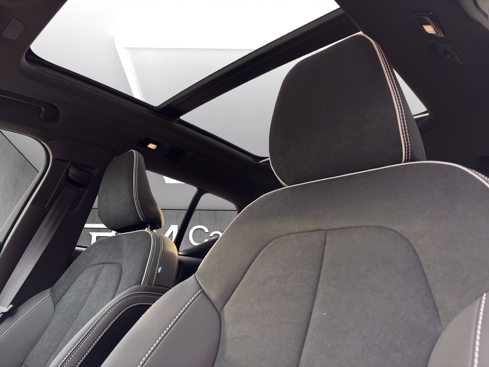 Image VOLVO XC40 XC40 B4 Benzin Mild Hybrid Ultra Black Edition DCT