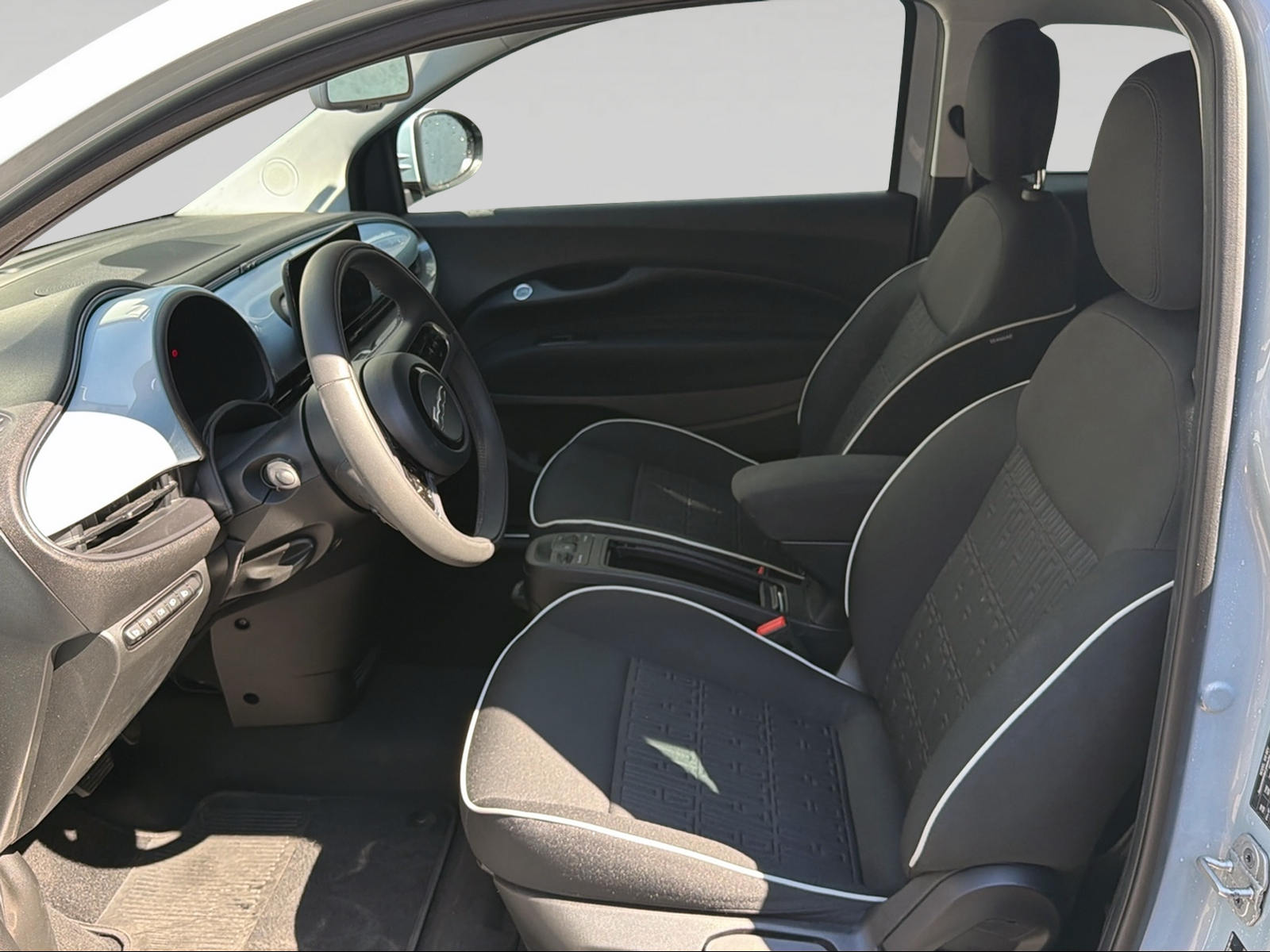 FIAT 500 C electric 87 kW Swiss Edition-image-5