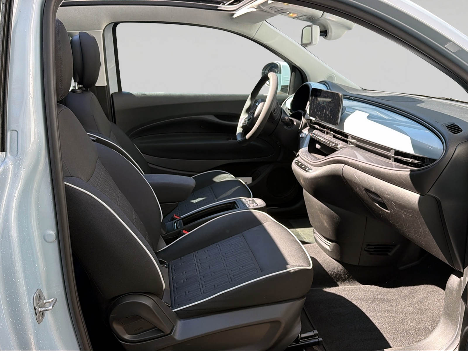 FIAT 500 C electric 87 kW Swiss Edition-image-6