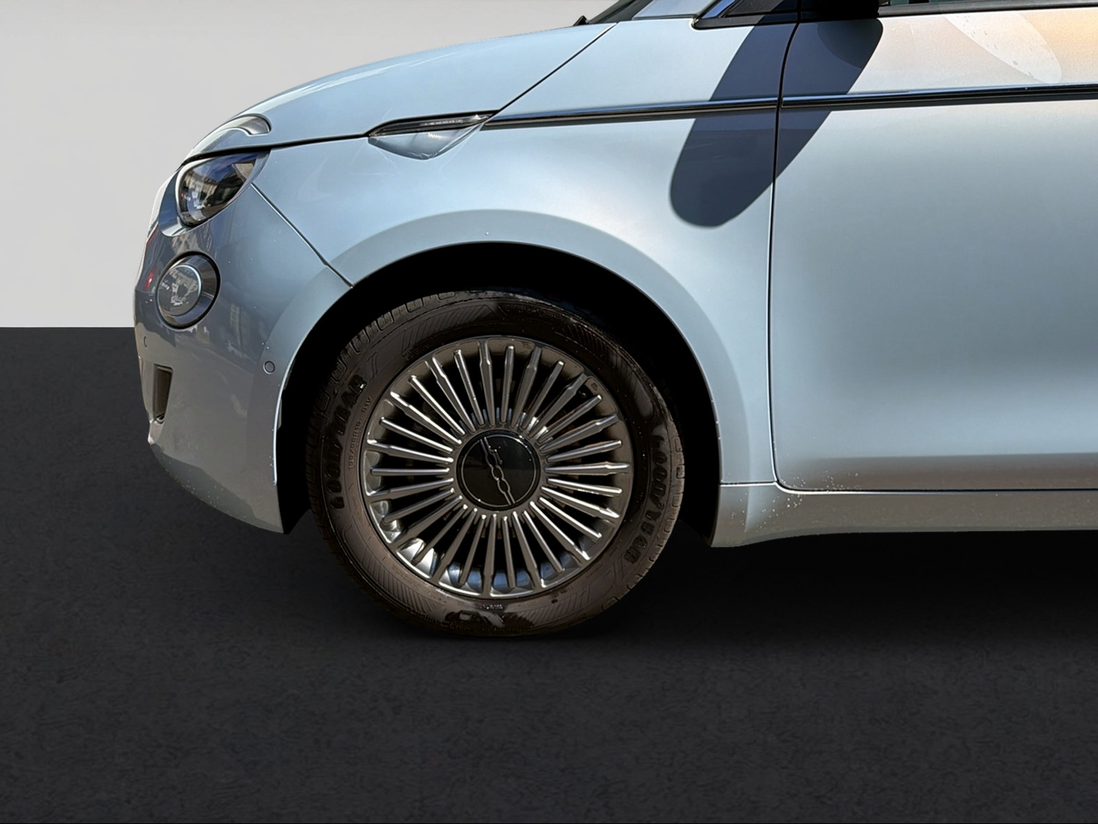 FIAT 500 C electric 87 kW Swiss Edition-image-2