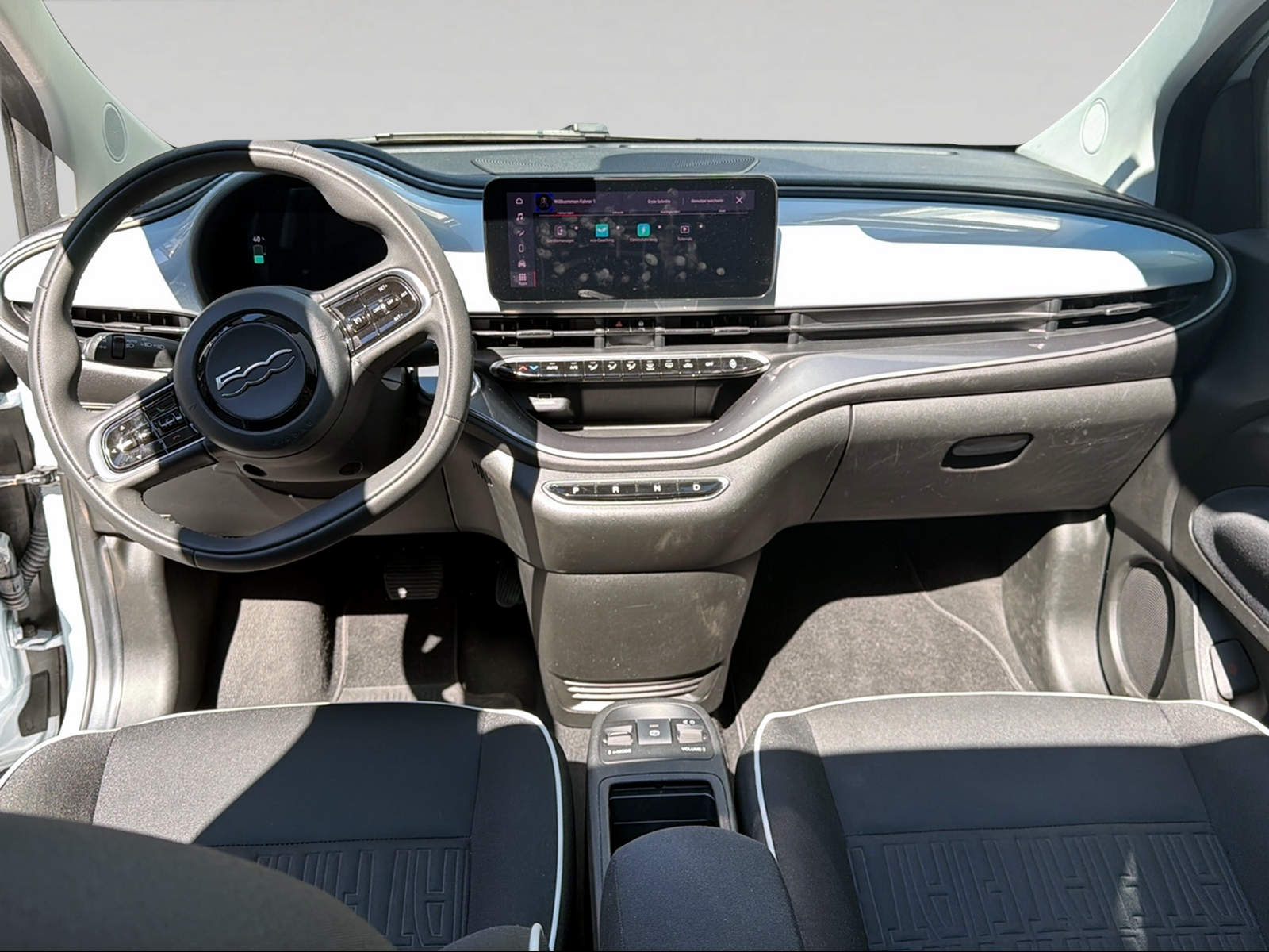 FIAT 500 C electric 87 kW Swiss Edition-image-4
