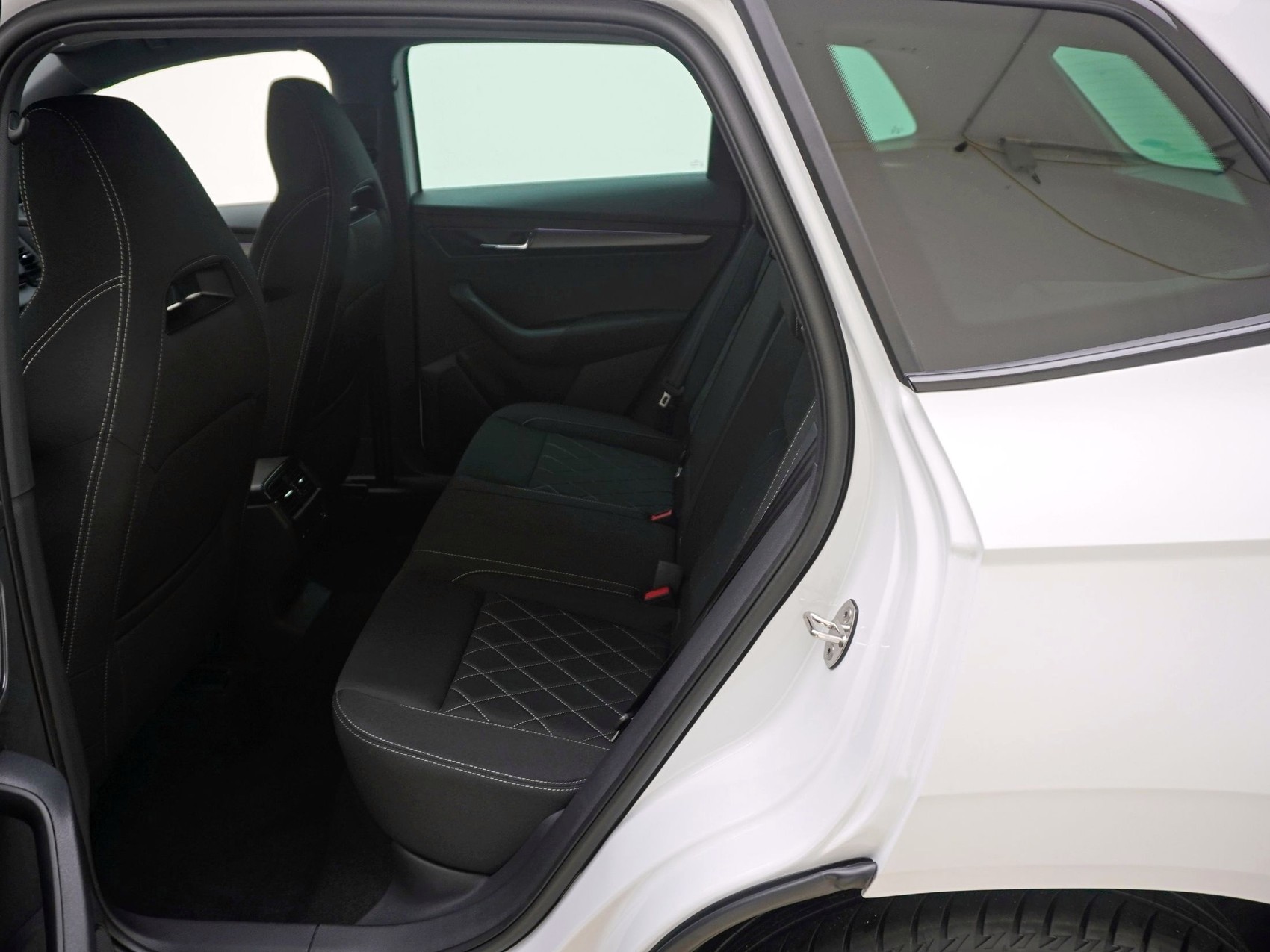 SKODA Karoq 2.0 TSI SportLine DSG 4x4-image-14