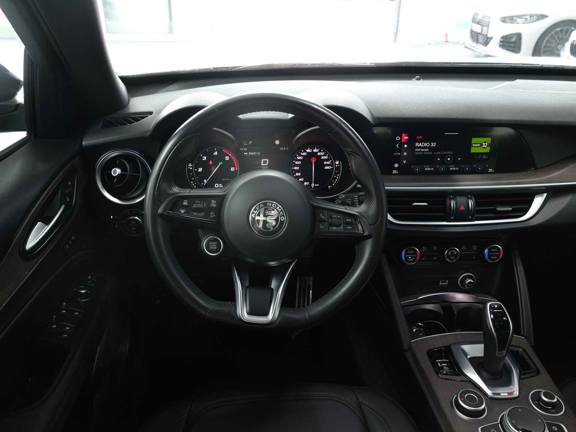 ALFA ROMEO Stelvio 2.2JTDM Veloce Q4Automatic *Rückfahrkamera* *Panorama* *Memory Sitze*-image-16