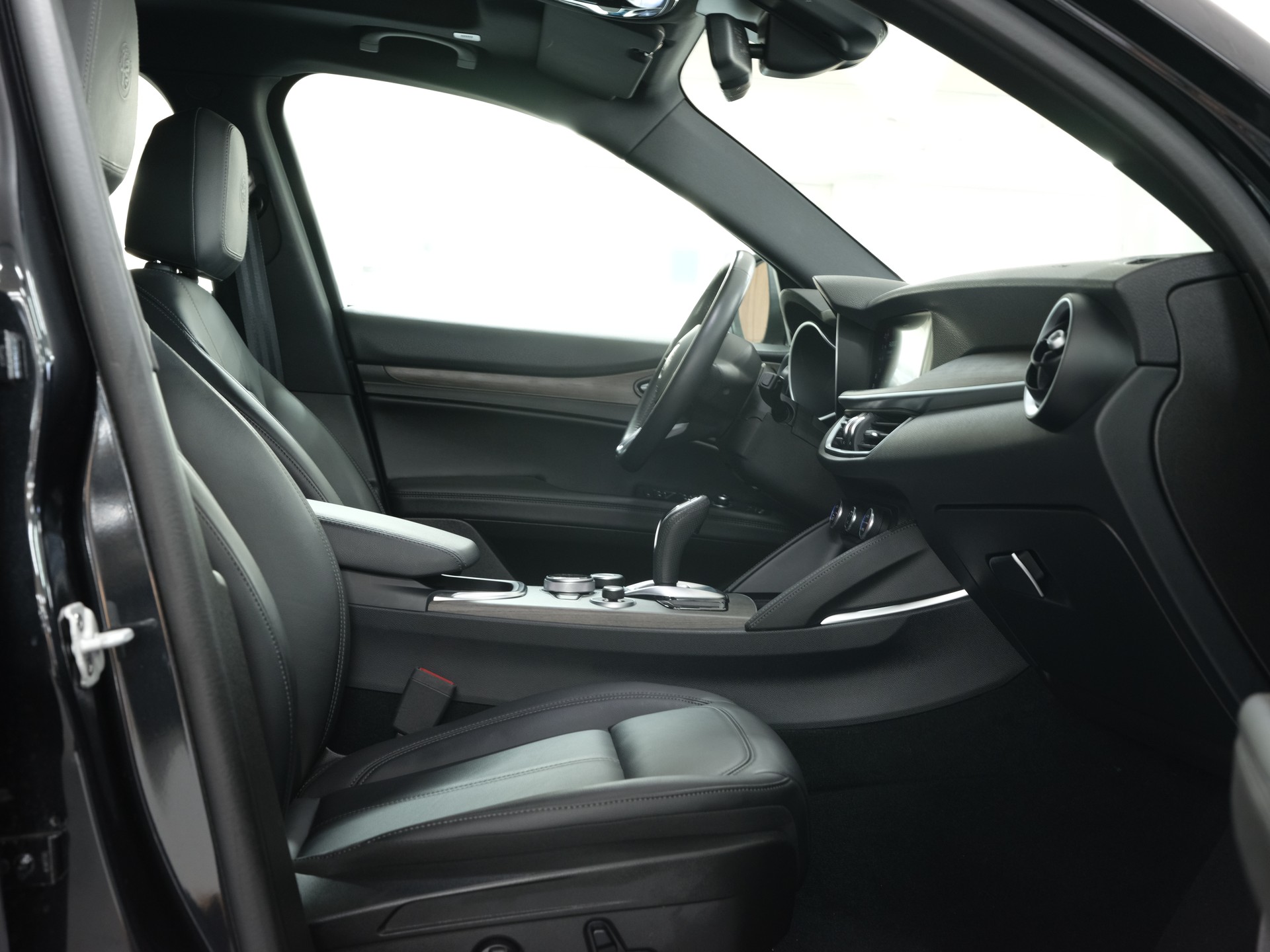 ALFA ROMEO Stelvio 2.2JTDM Veloce Q4Automatic *Rückfahrkamera* *Panorama* *Memory Sitze*-image-14