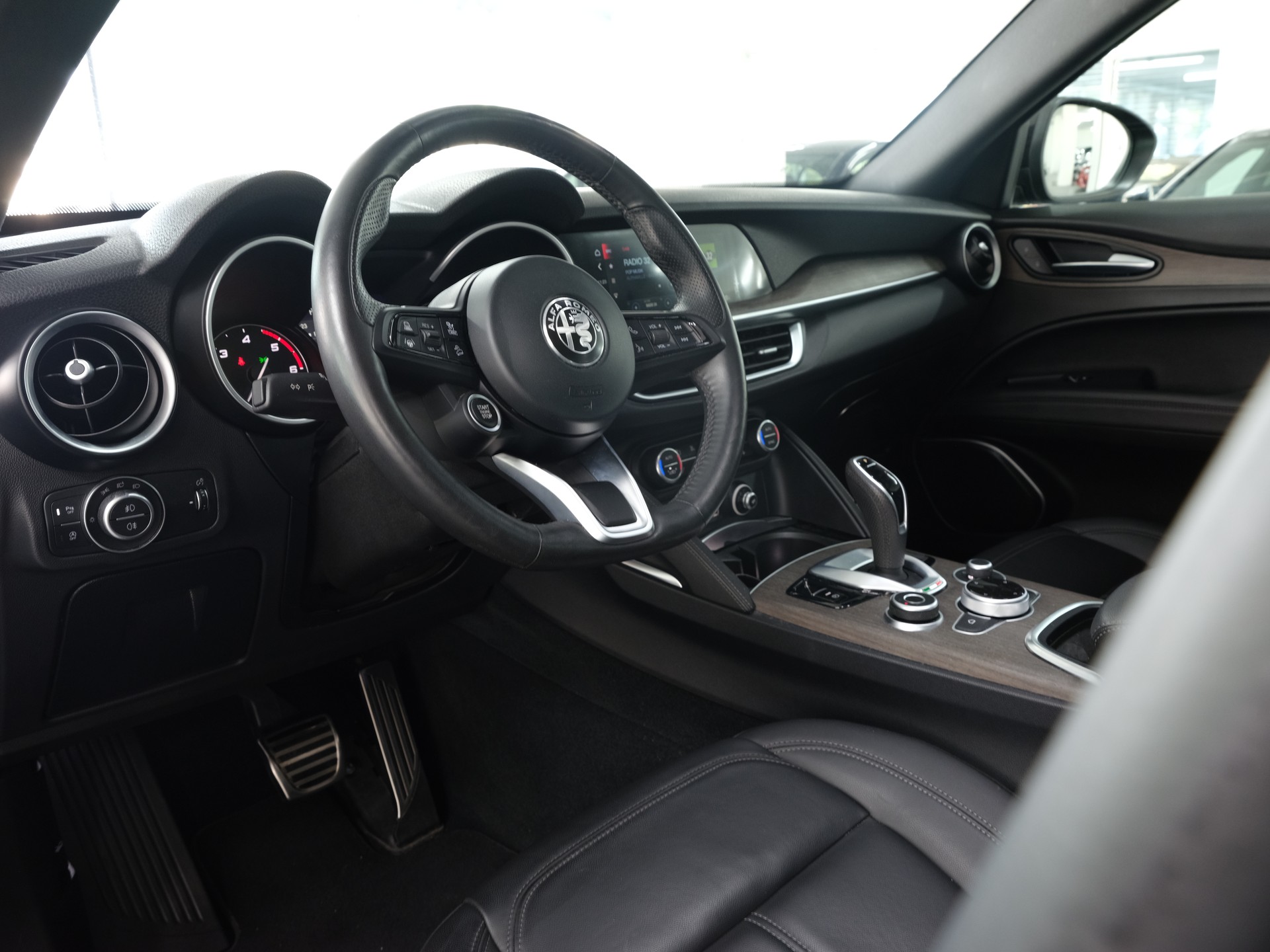 ALFA ROMEO Stelvio 2.2JTDM Veloce Q4Automatic *Rückfahrkamera* *Panorama* *Memory Sitze*-image-21