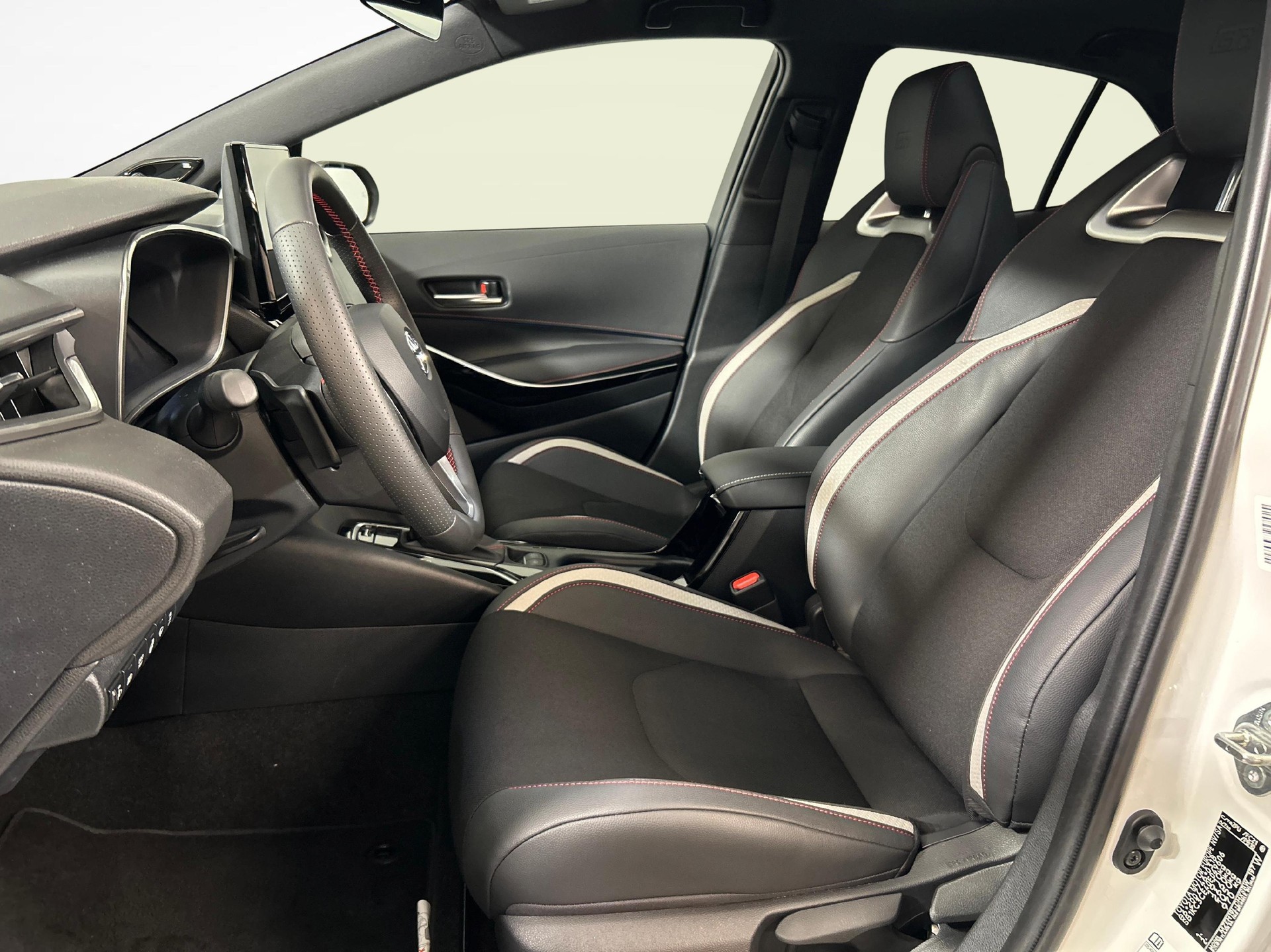 TOYOTA Corolla 2.0 HSD GR Sport-showroom-element-2